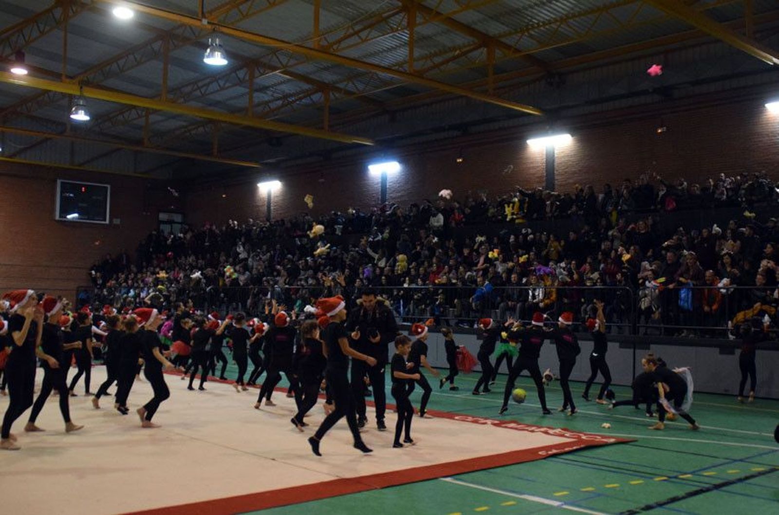 Lluvia peluches ritmica