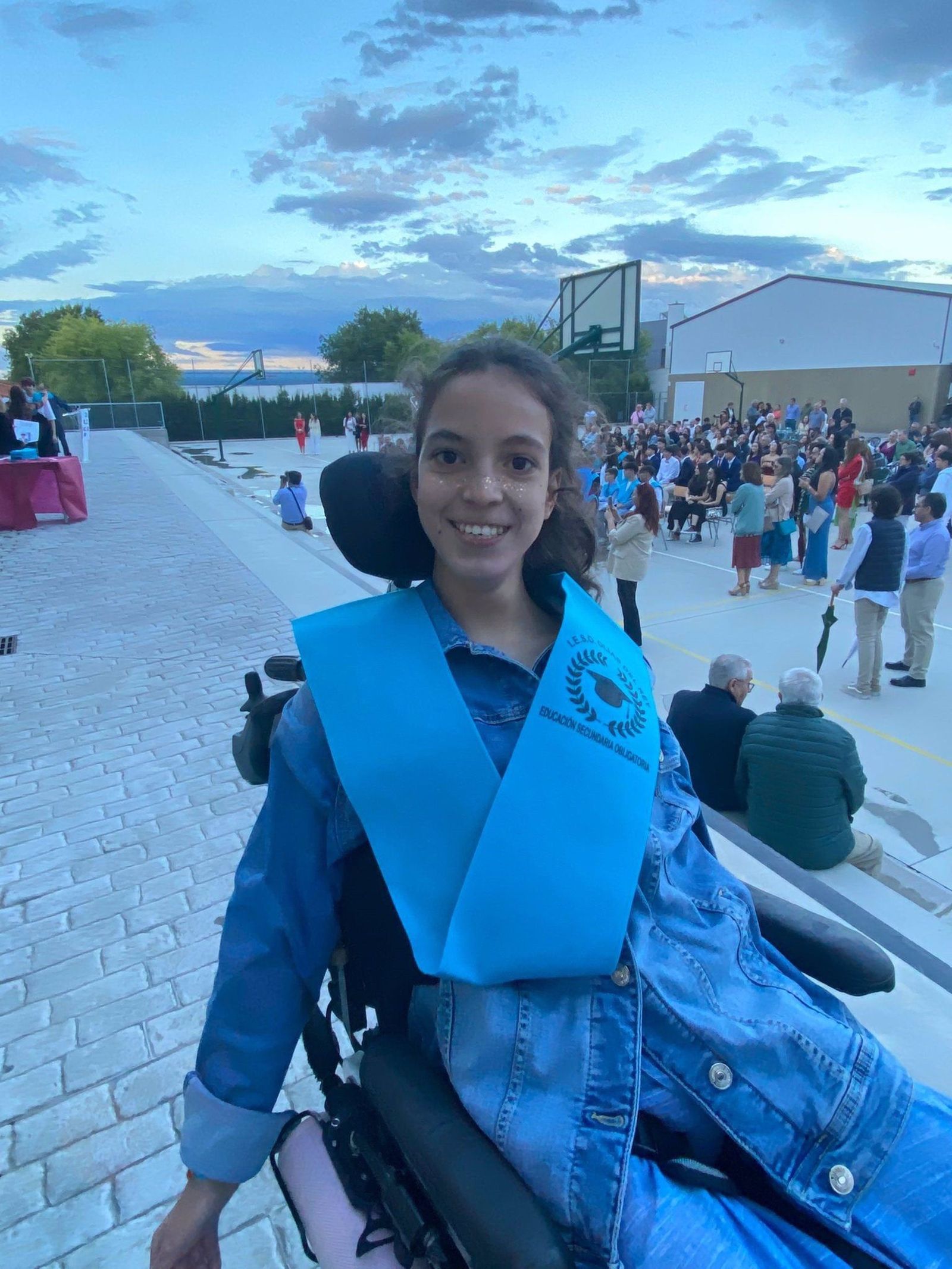Graduación de Gema Canales, una joven de dieciséis años con parálisis cerebral - FUNDACIÓN GEMA CANALES