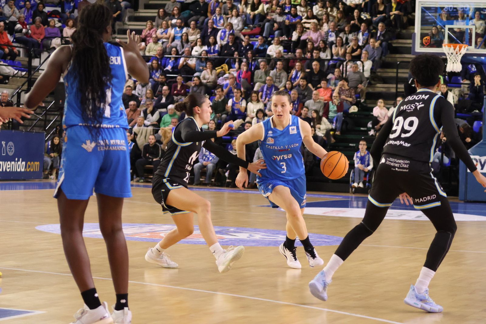 Perfumerías Avenida – Estudiantes