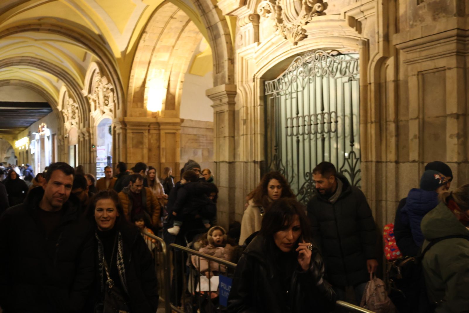 El Cartero Real sigue recogiendo las cartas con los deseos de los niños de Salamanca antes de la noche del 5 de enero