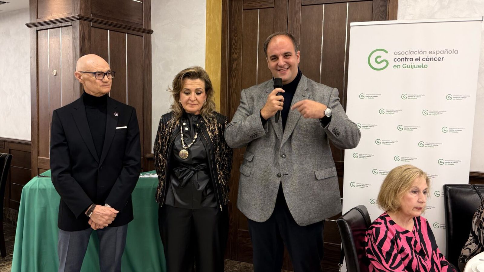 Guijuelo se vuelca con la AECC: lleno total en la comida solidaria a beneficio de la investigación contra el cáncer