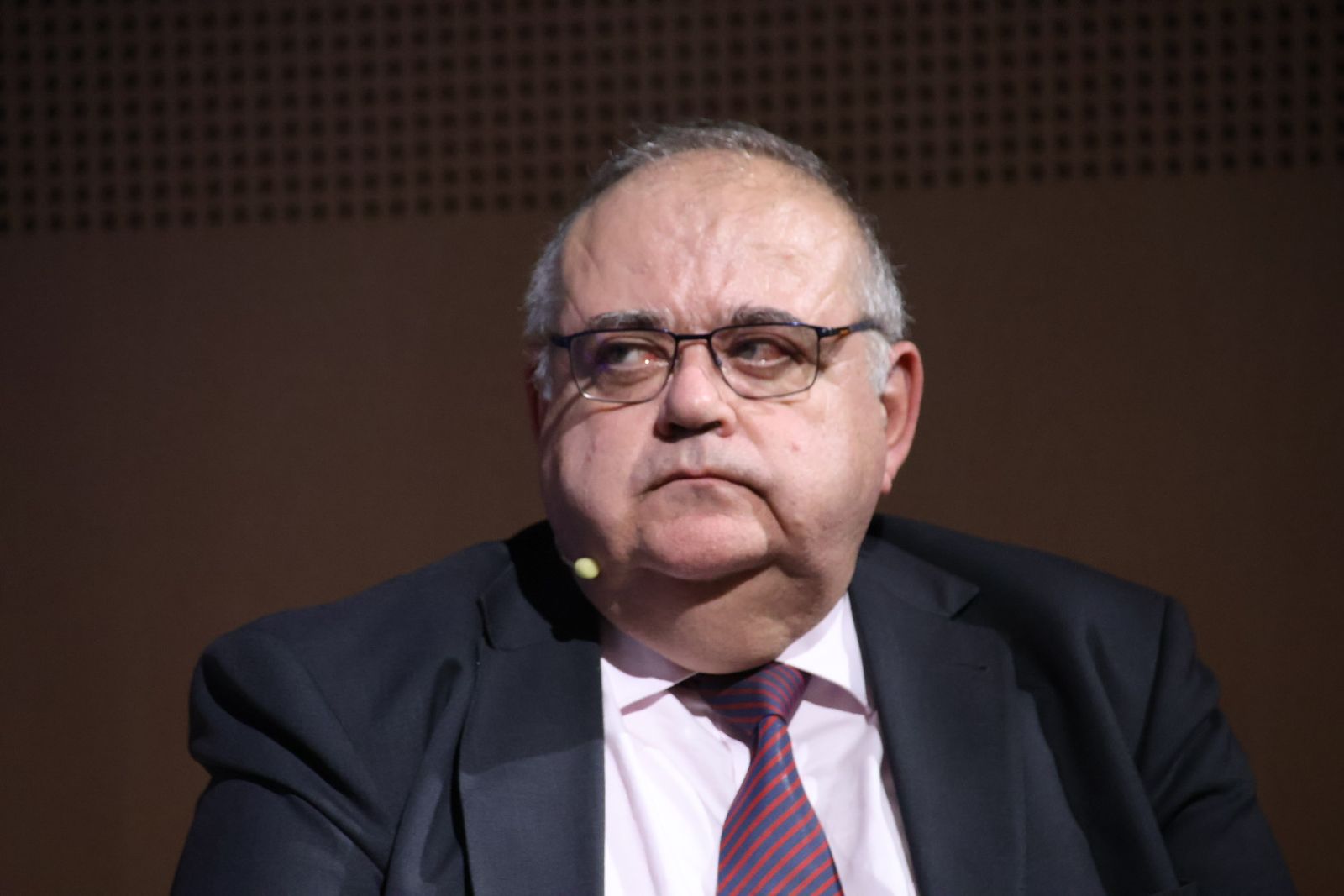 El consejero de Sanidad, Alejandro Vázquez Ramos, participa en la mesa redonda: '¿Cómo impulsar la oncología radioterápica desde las administraciones públicas? Realidades y perspectivas'