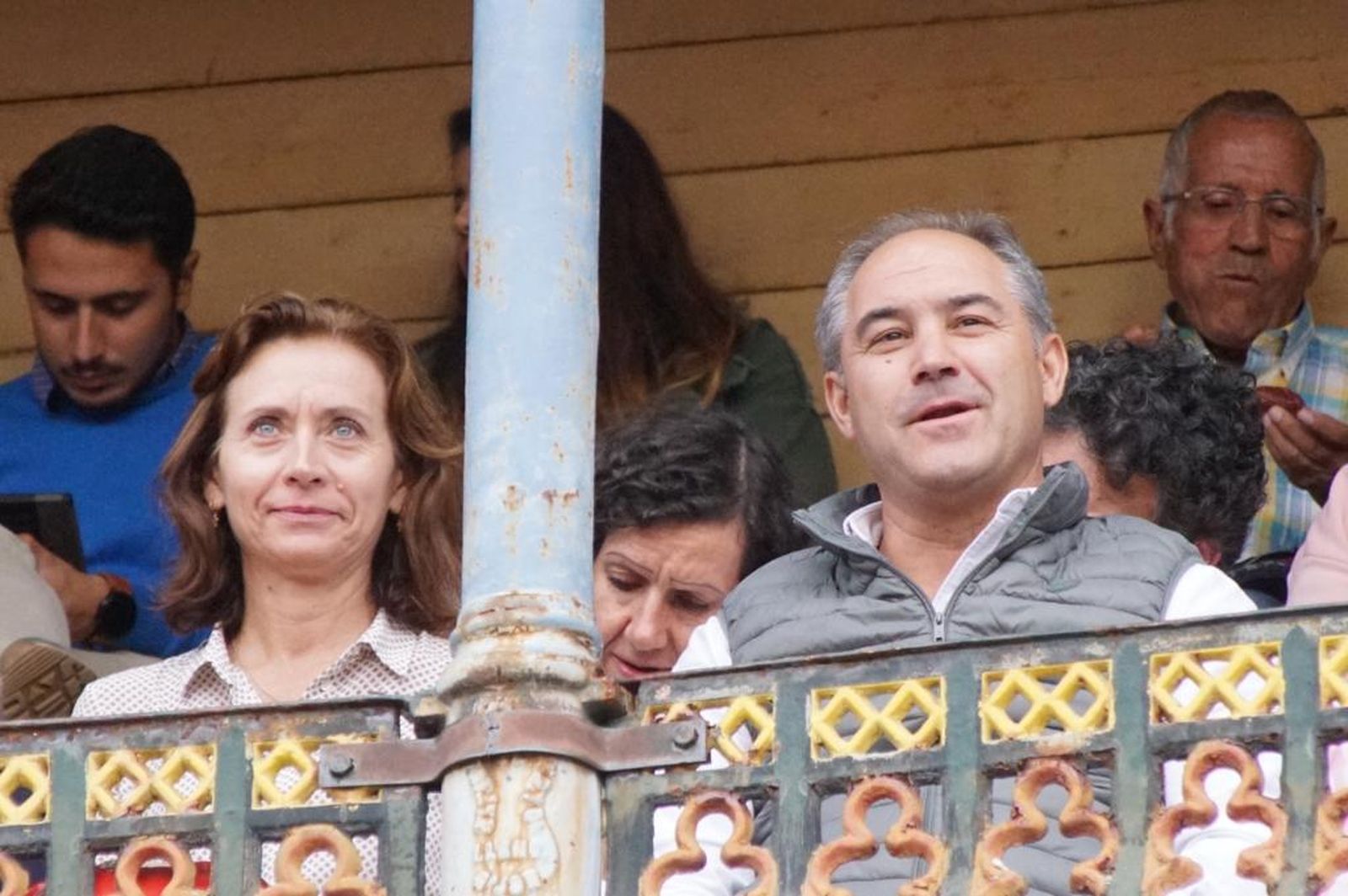 tendidos-de-la-glorieta-durante-la-corrida-de-garcia-y-olga-jimenez-68