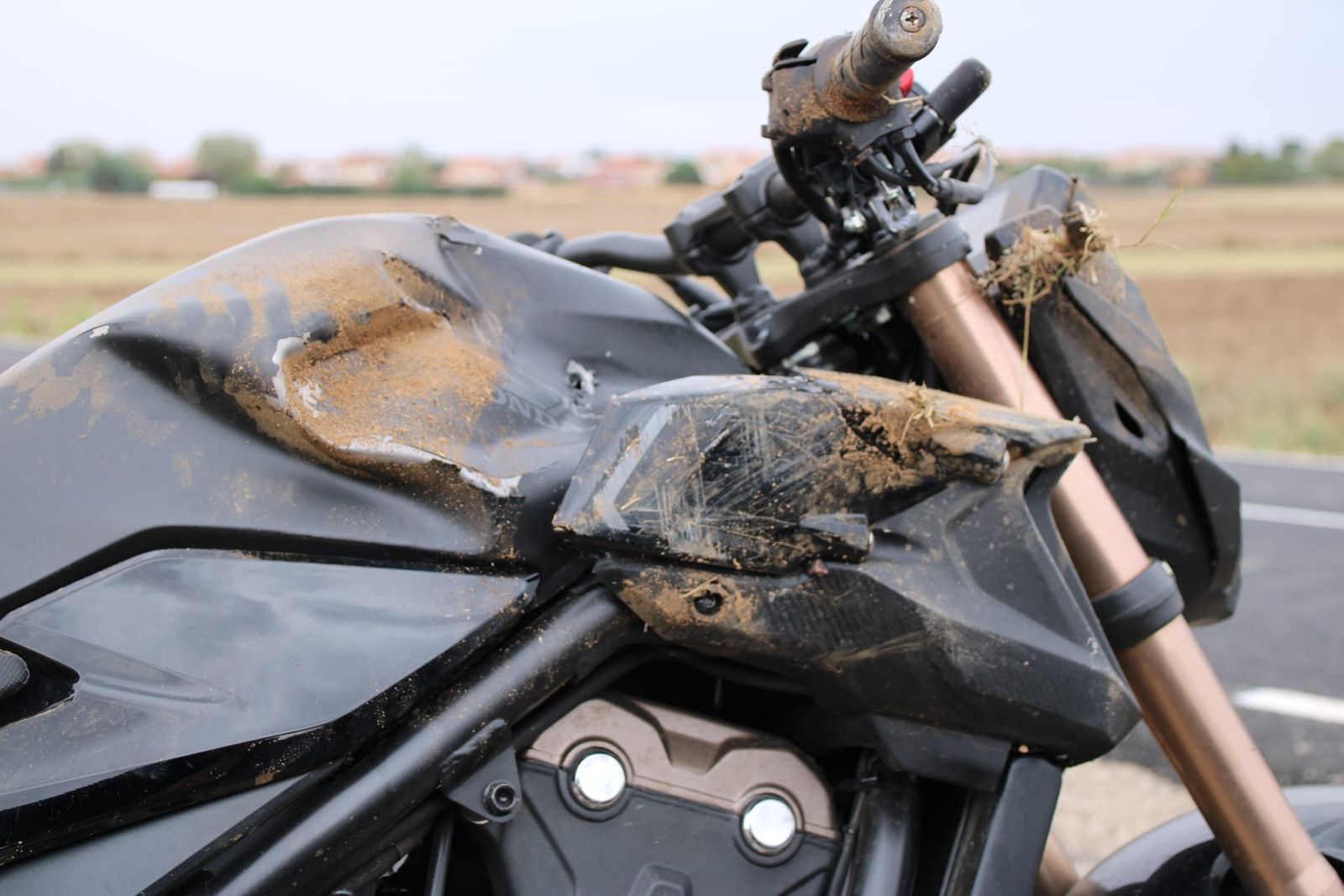 GALERÍA | Herido un motorista en un accidente en la carretera que une Castellanos con San Cristóbal