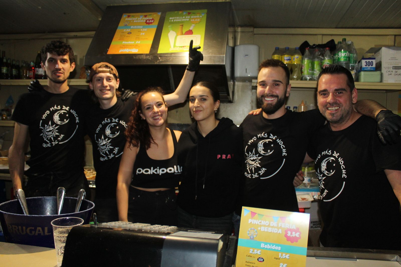Ambiente en la Feria de Día en la tarde de este lunes