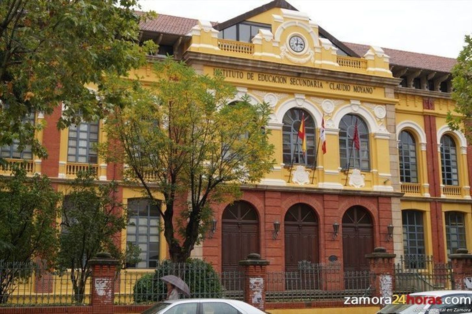 ASPES denuncia que los profesores interinos se han convertido en trabajadores multiperfil y precarizados