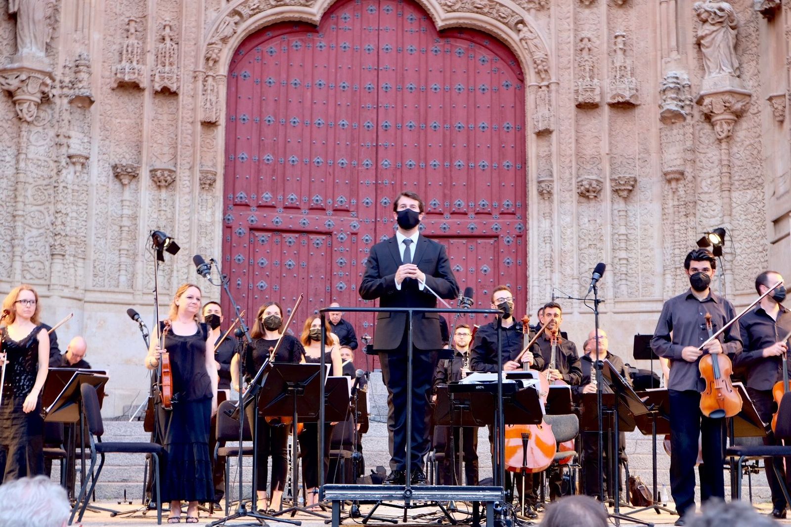 La Orquesta Sinfónica de Castilla y León (Oscyl) en concierto en el Patio Chico | Foto: ICAL