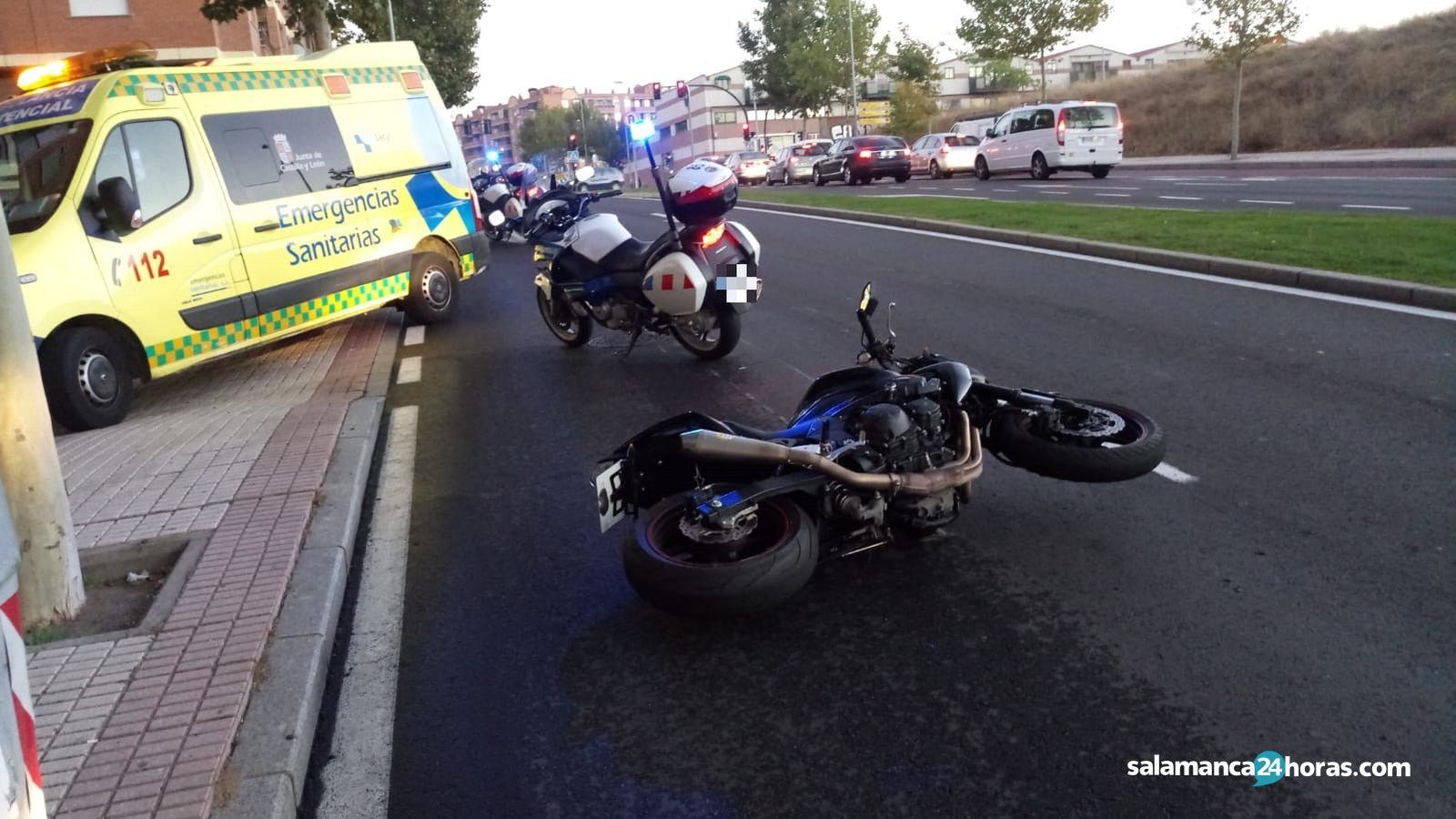 Accidente moto avenida reina berenguela (5)