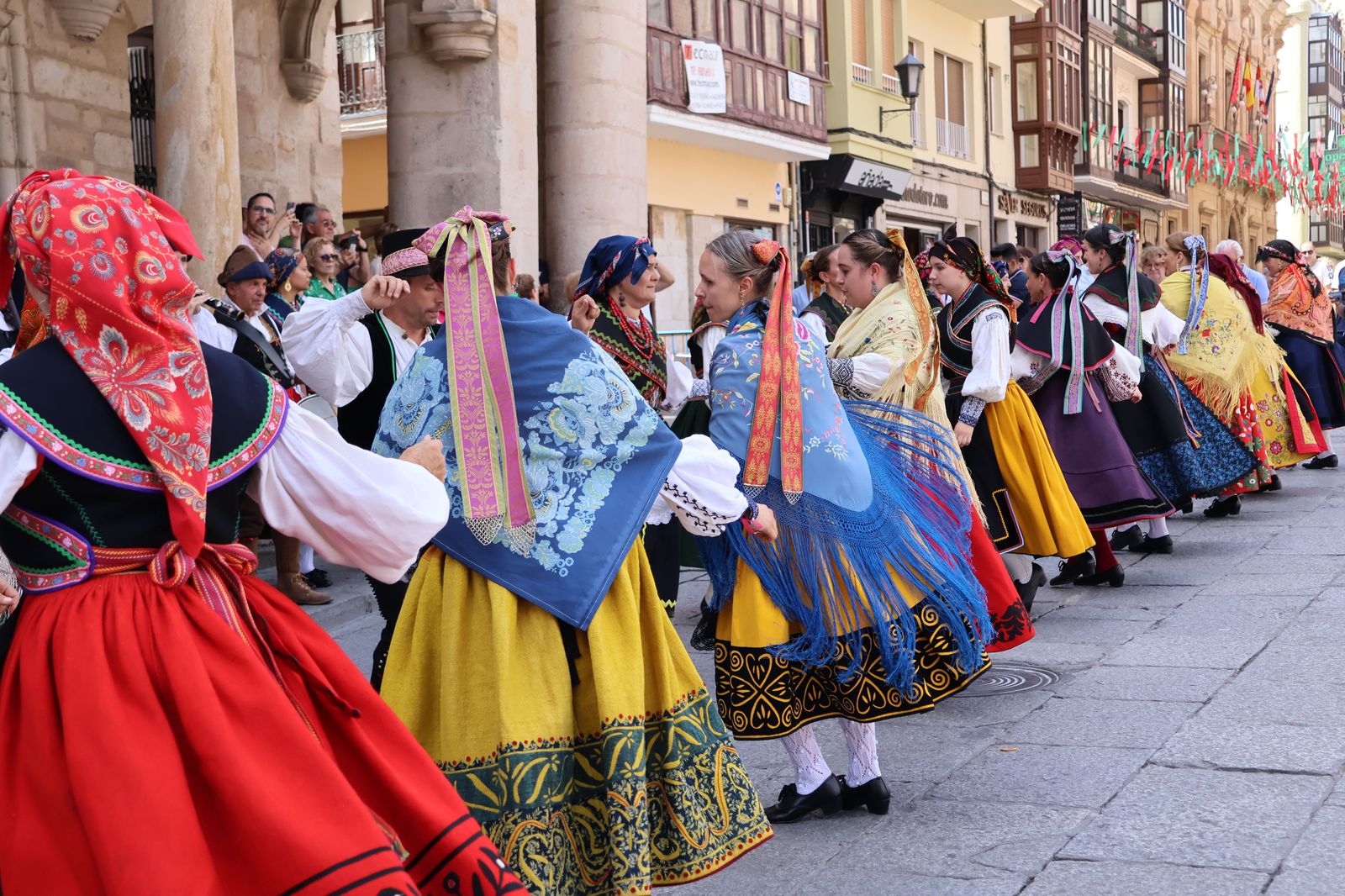 grupo-bajo-duero-en-la-xxxii-muestra-de-folklore-23