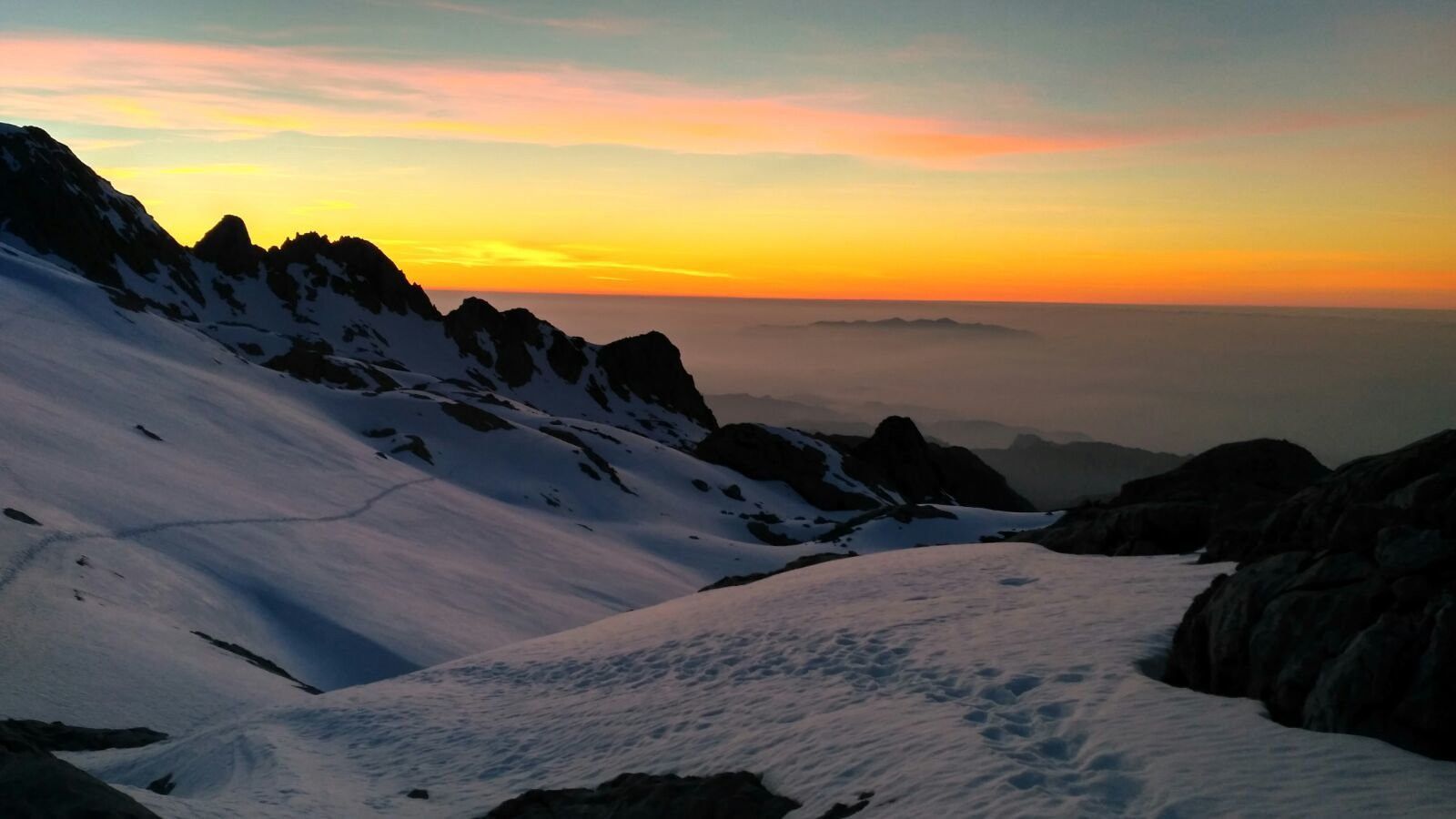 La AMZ pierde el contacto con tres montañeros zamoranos que se encontraban en Picos de Europa