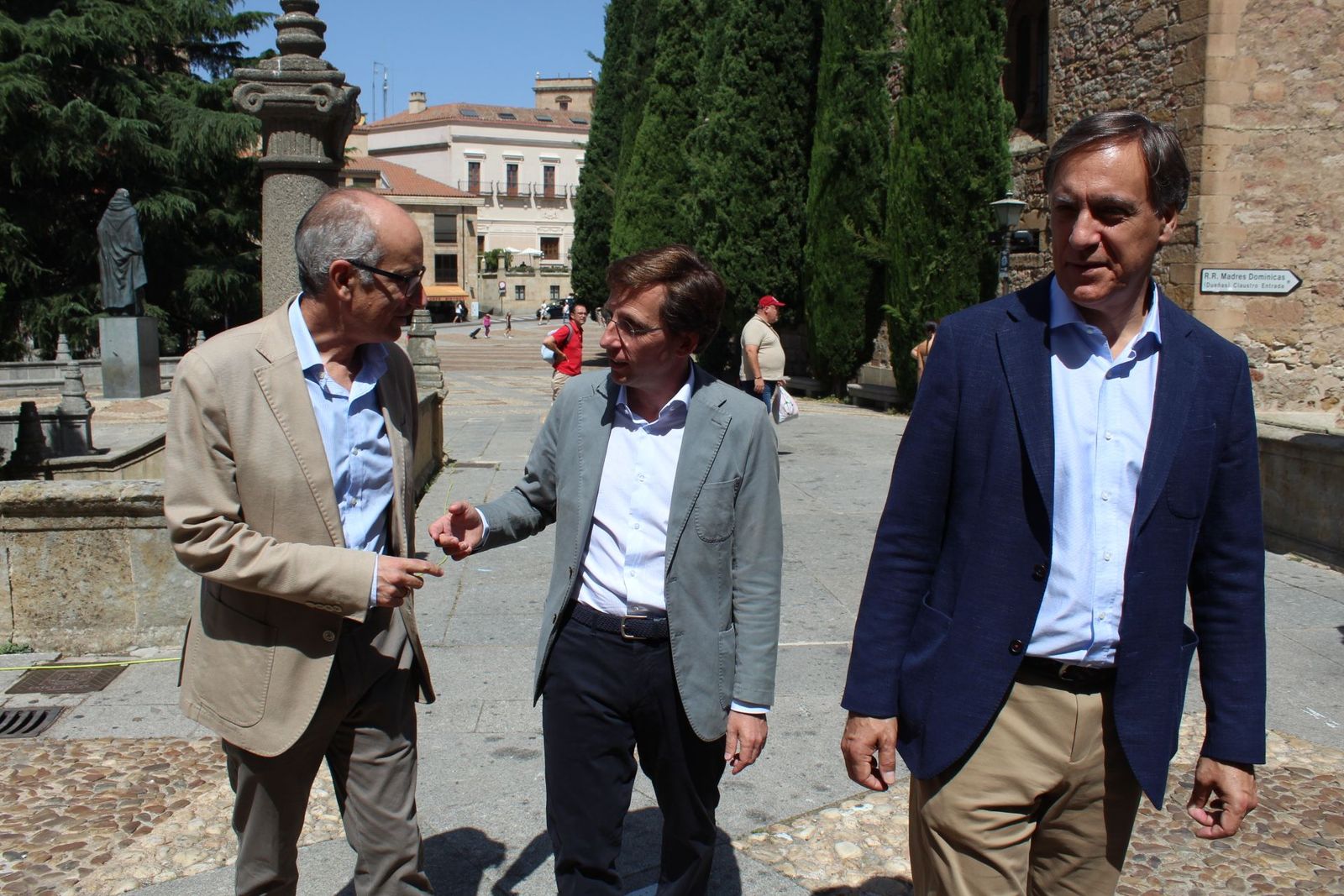 Almeida visita Salamanca