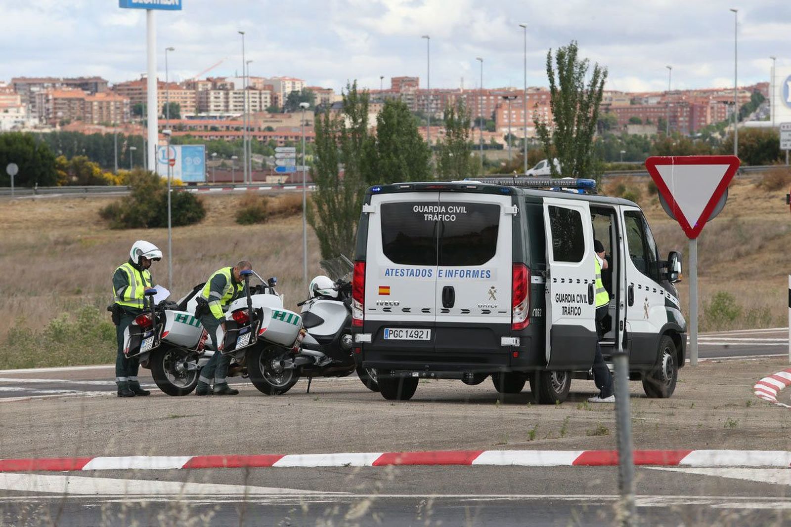 Herido un ciclista en la rotonda del Leclerc