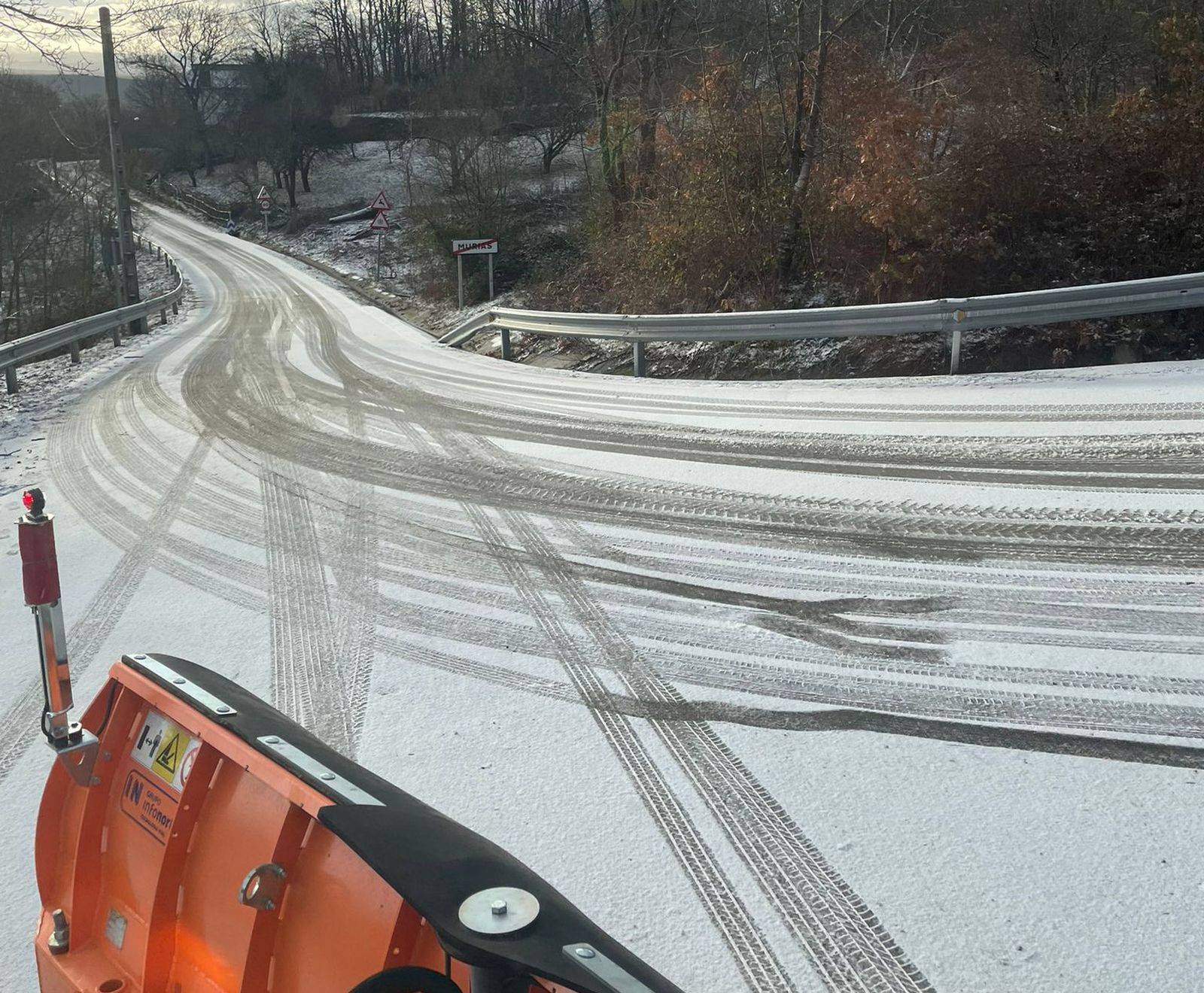 Nieve y hielo en las carreteras de Sanabria este jueves