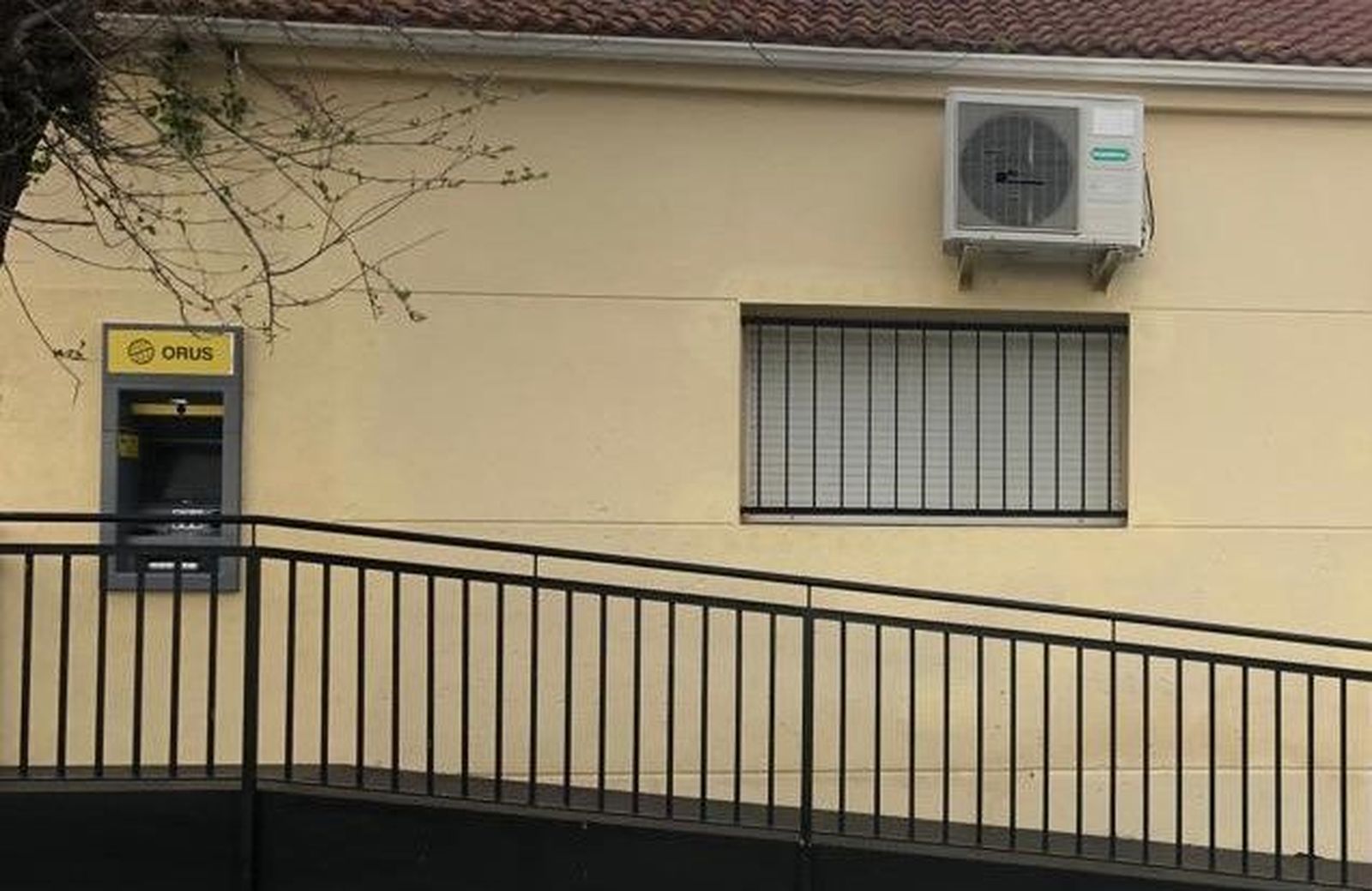 Mozárbez ha sido el último pueblo de la provincia en instalar cajero automático para facilitar este servicio a los vecinos