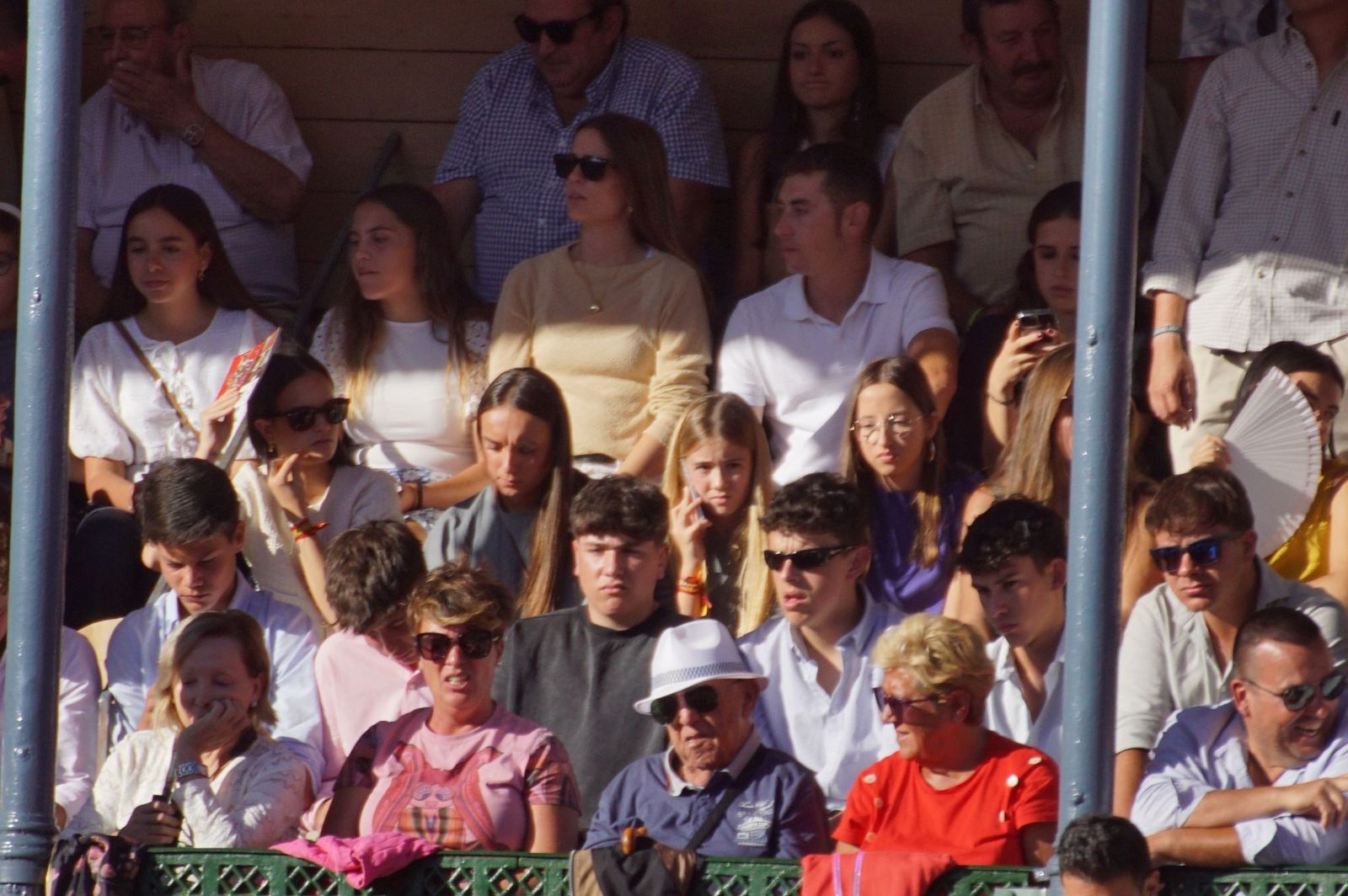 Así ha vivido la afición salmantina el adiós a la feria desde los tendidos: imágenes del ambiente en la corrida concurso