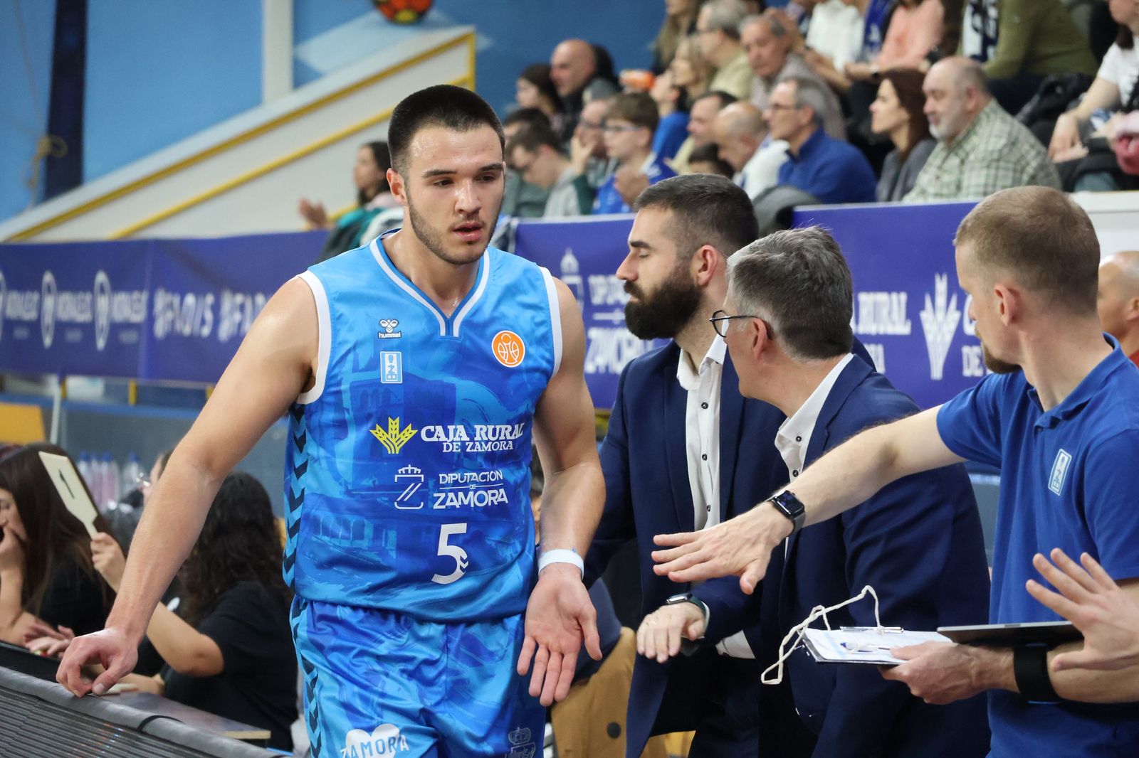 GALERÍA | El duelo entre el CB Zamora y el Hestia Menorca, en imágenes