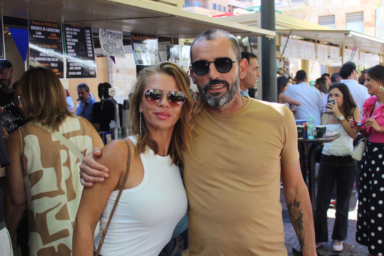 Ambiente en la Feria de Día en el mediodía de este domingo
