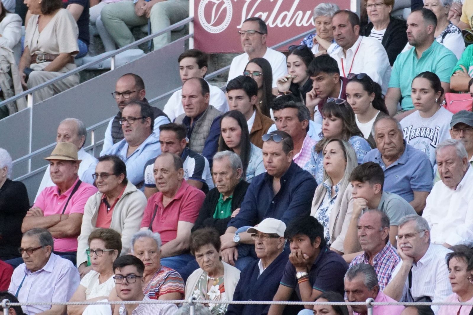 Clase práctica con alumnos de la Escuela de Tauromaquia de Salamanca (Diego Mateos, Noel García y Álvaro Rojo con erales de Esteban Isidro)