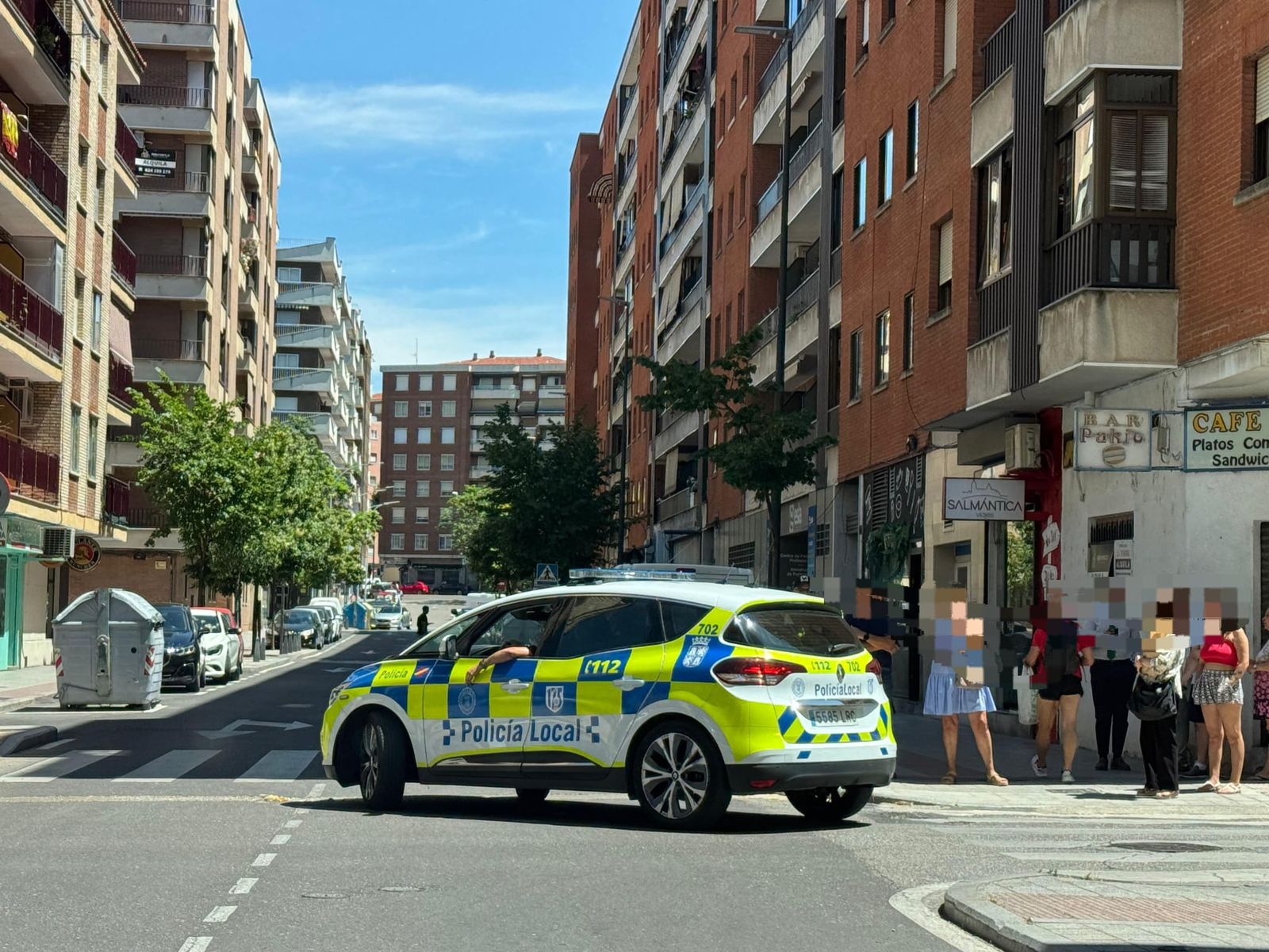 Un conductor impacta contra varios bolardos y se niega a realizarse la prueba de alcoholemia en la calle Cruz de Caravaca