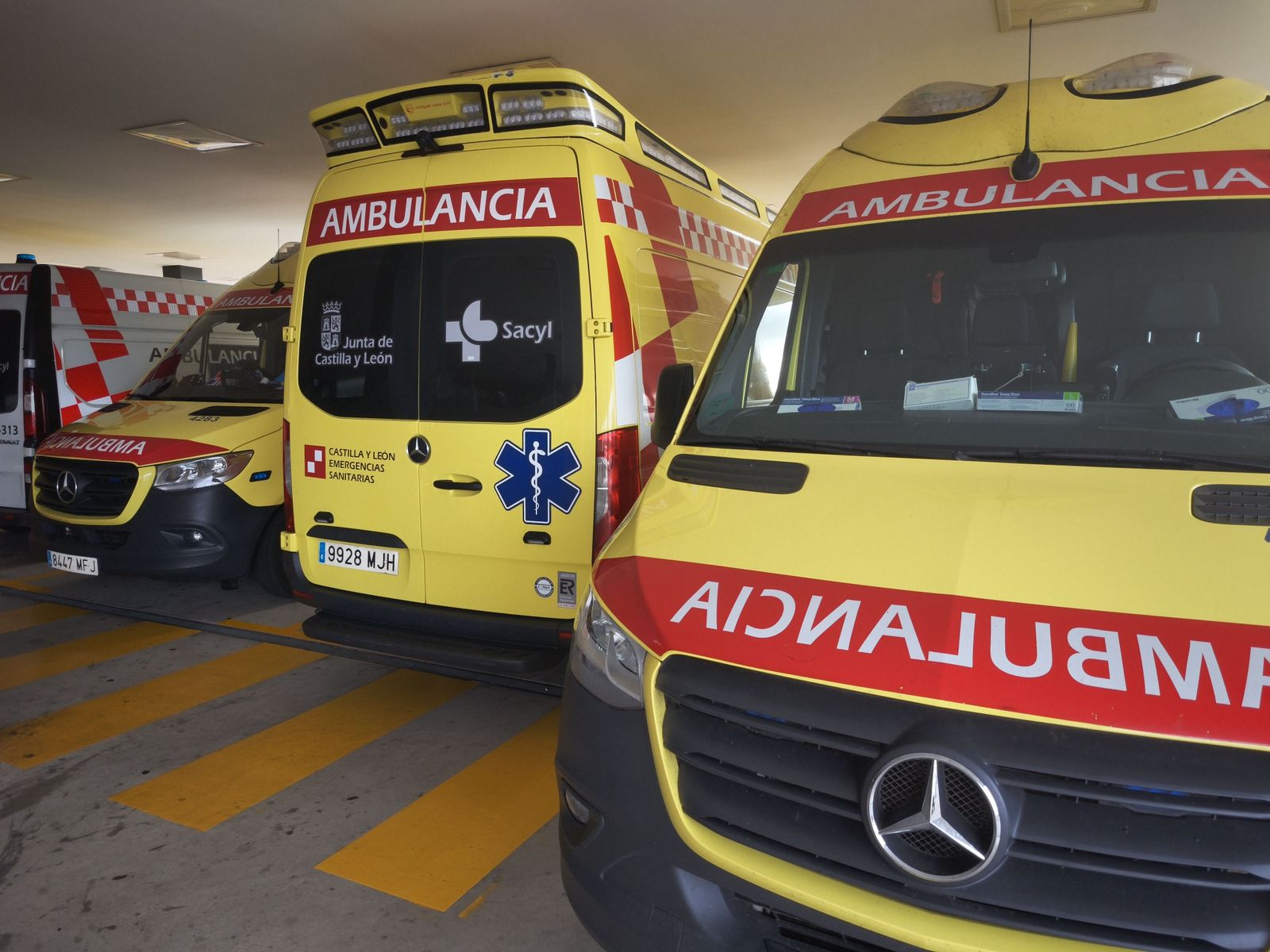 Ambulancias y ambulancia en el hospital de Salamanca. Archivo. Ambulancias y ambulancia en el hospital de Salamanca. Archivo.