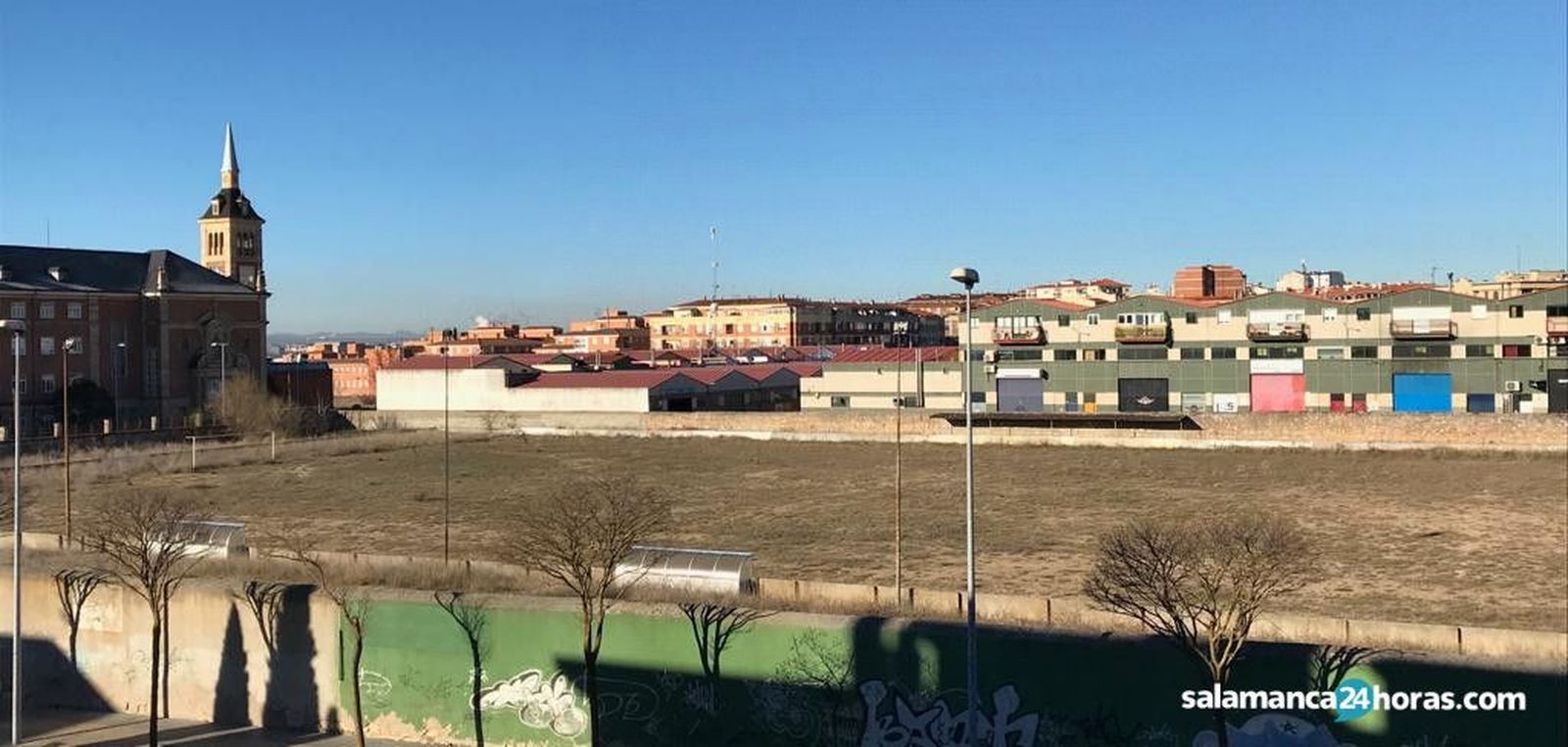 Campo El Rollo abandonado