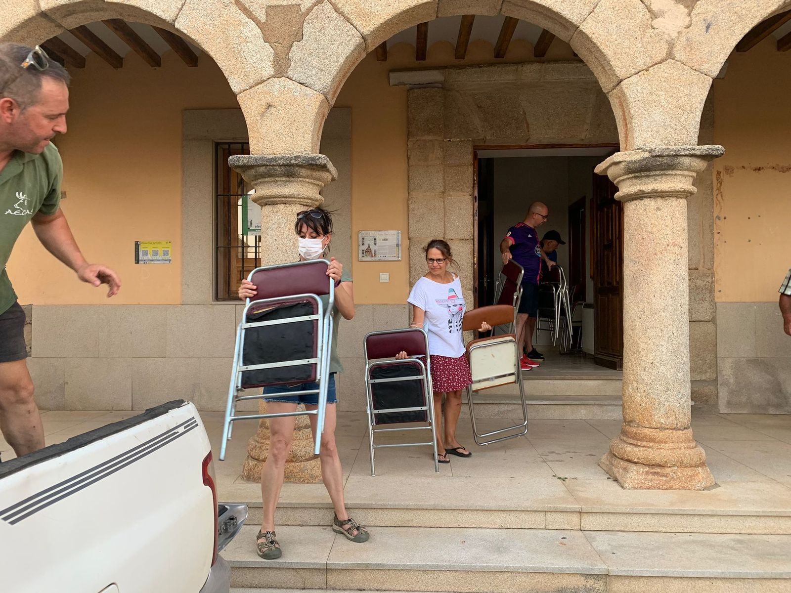 Preparativos en Carbajales para acoger a los vecinos evacuados