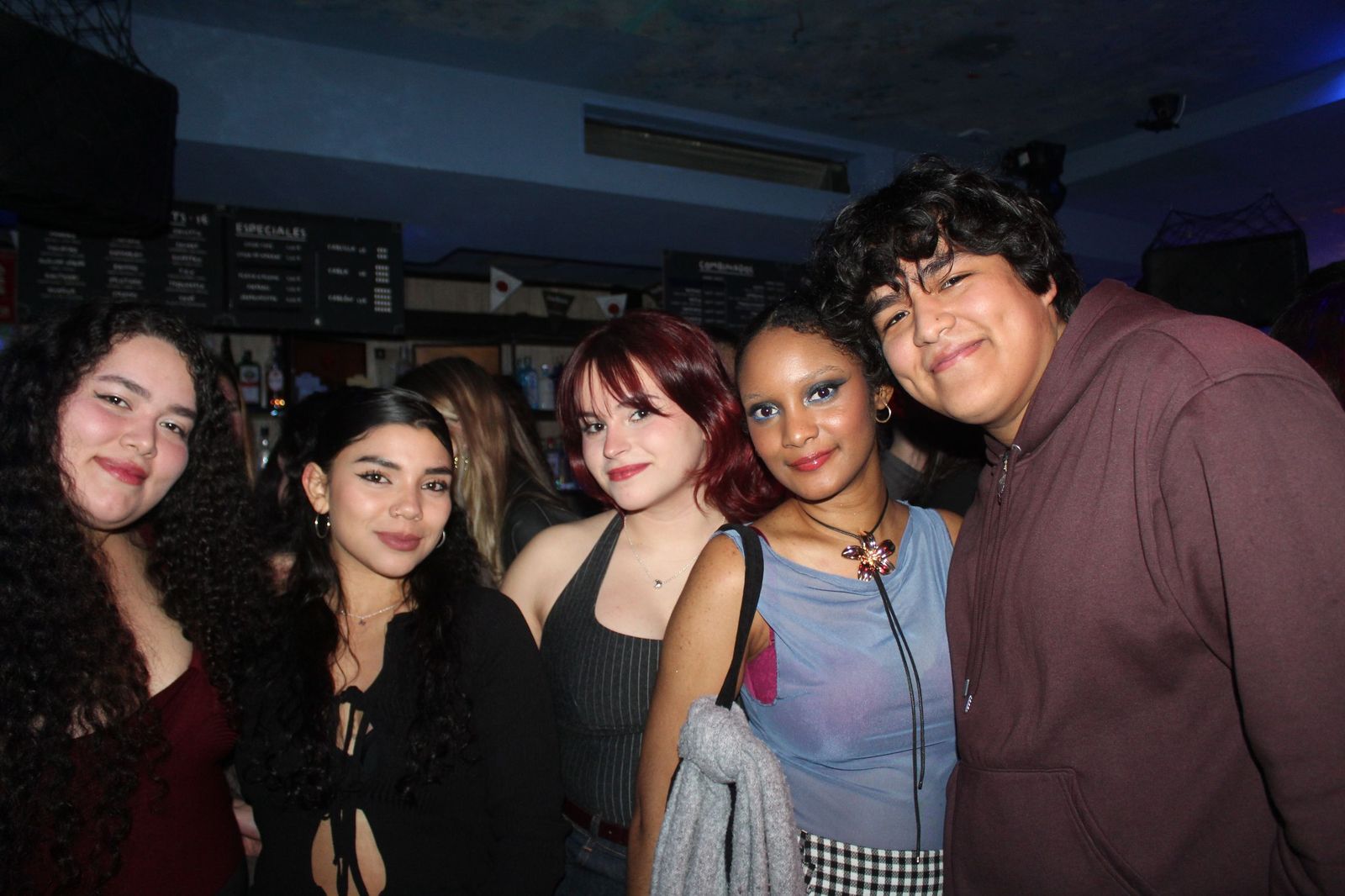 La fiesta de Salamanca moviliza a los jóvenes a divertirse a pesar del mal tiempo