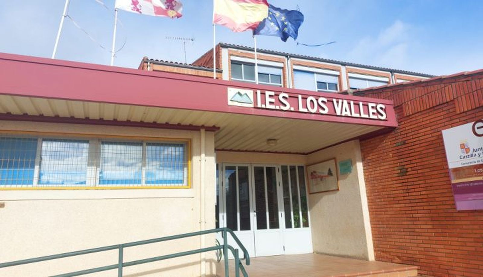 Fachada del IES Los Valles
