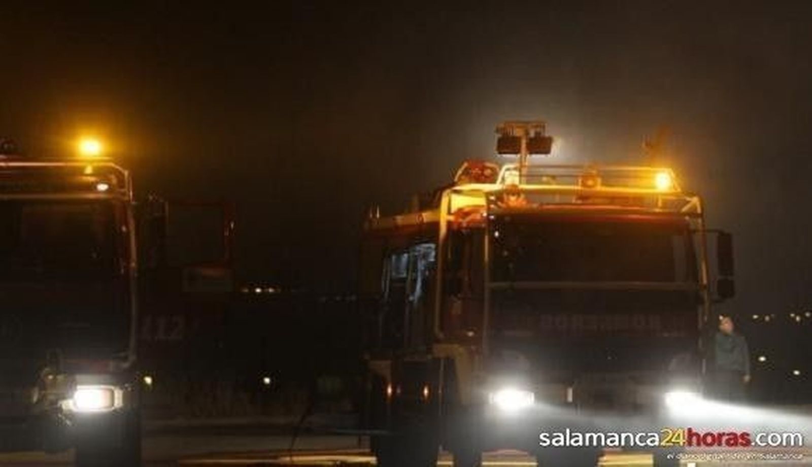 Arde un camión repleto de paja en Pedrosillo el Ralo