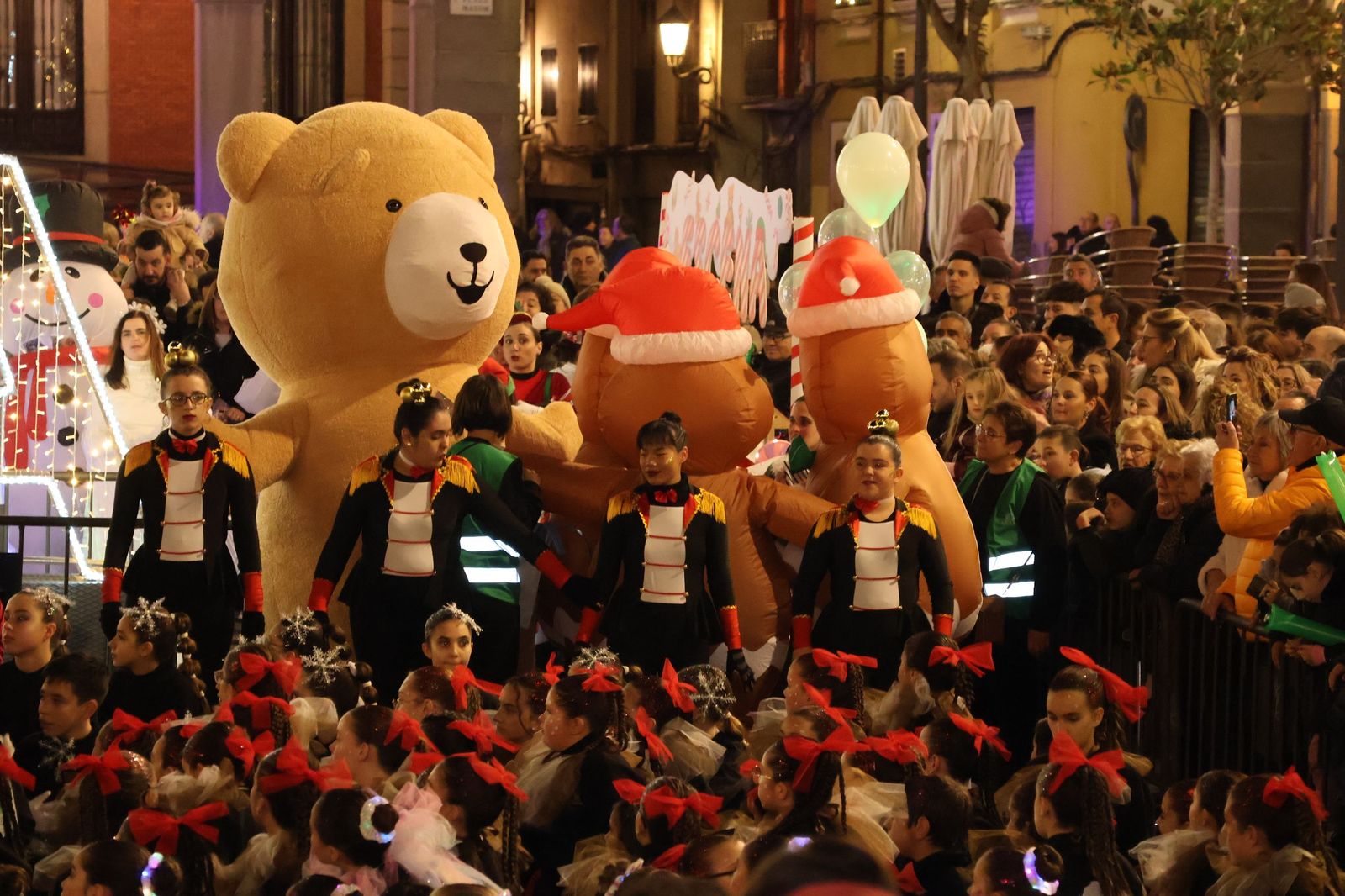 GALERÍA | El animado pasacalles de Escena por el centro de Zamora, en imágenes