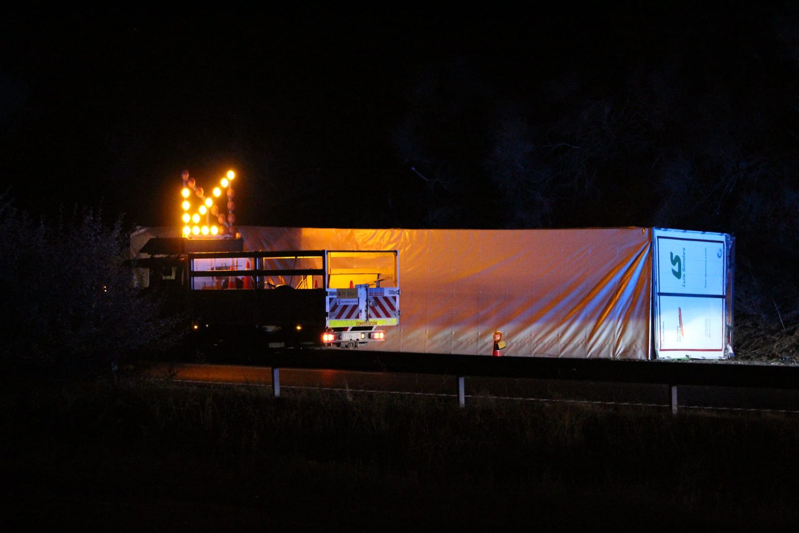 vuelca-un-camion-en-la-a-62-a-su-paso-por-aldeanueva-de-figueroa-6