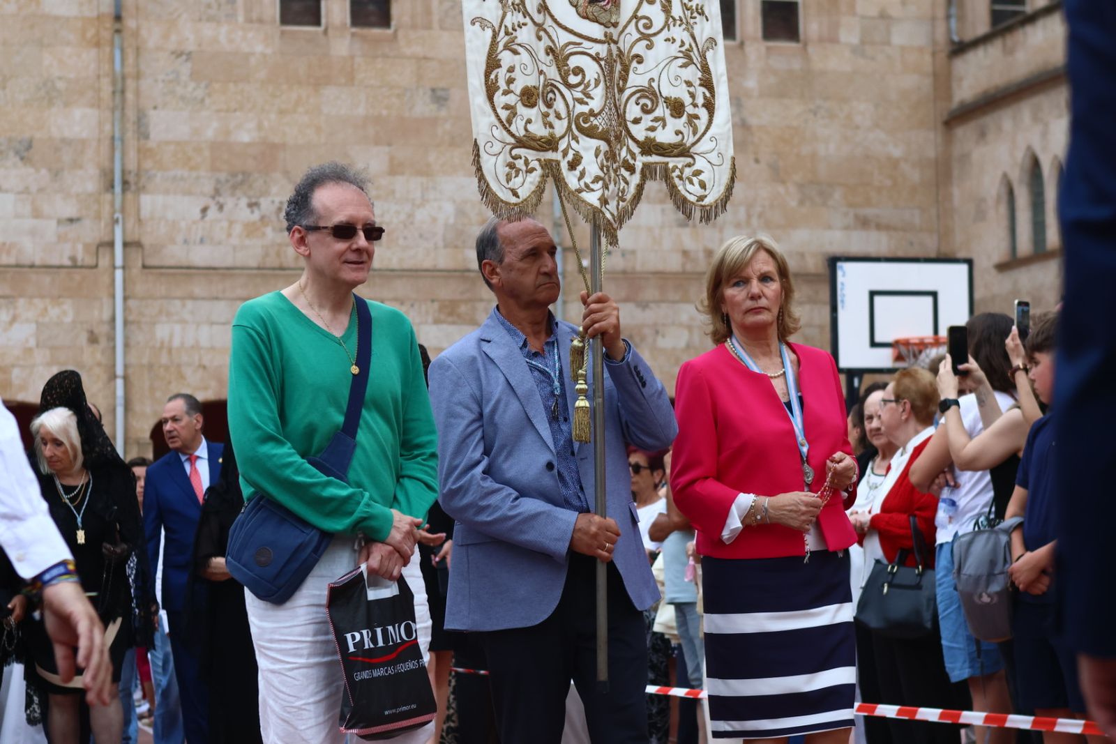 Procesión con motivo de la festividad de María Auxiliadora