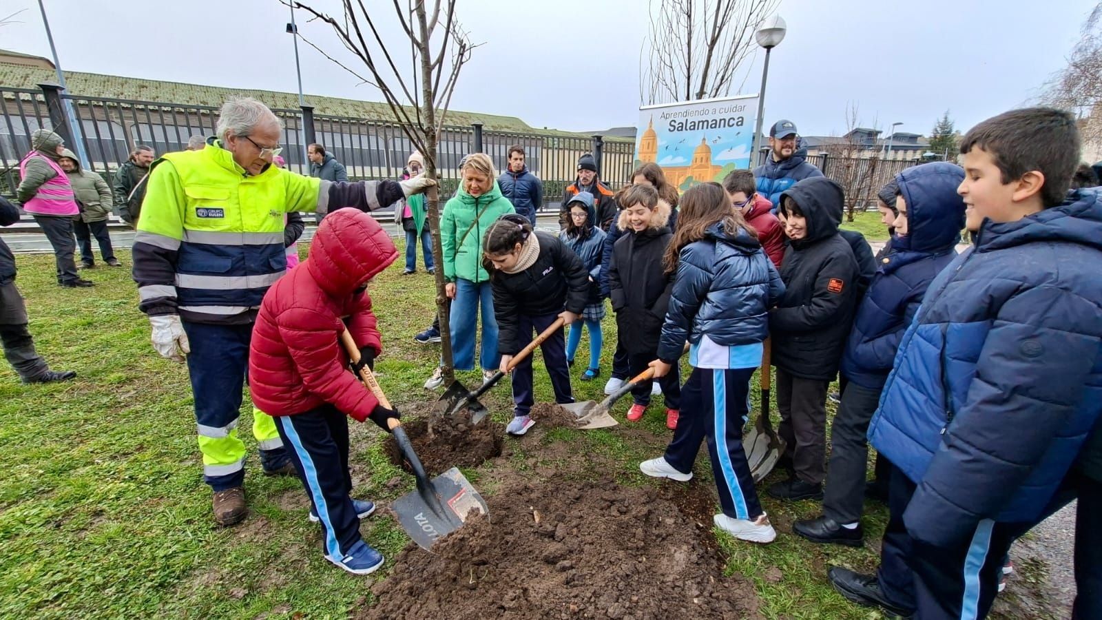 La concejala de Medio Ambiente, María José Coca, participa en las actividades de la Fundación Tormes-EB con motivo del Día Mundial de la Educación Ambiental