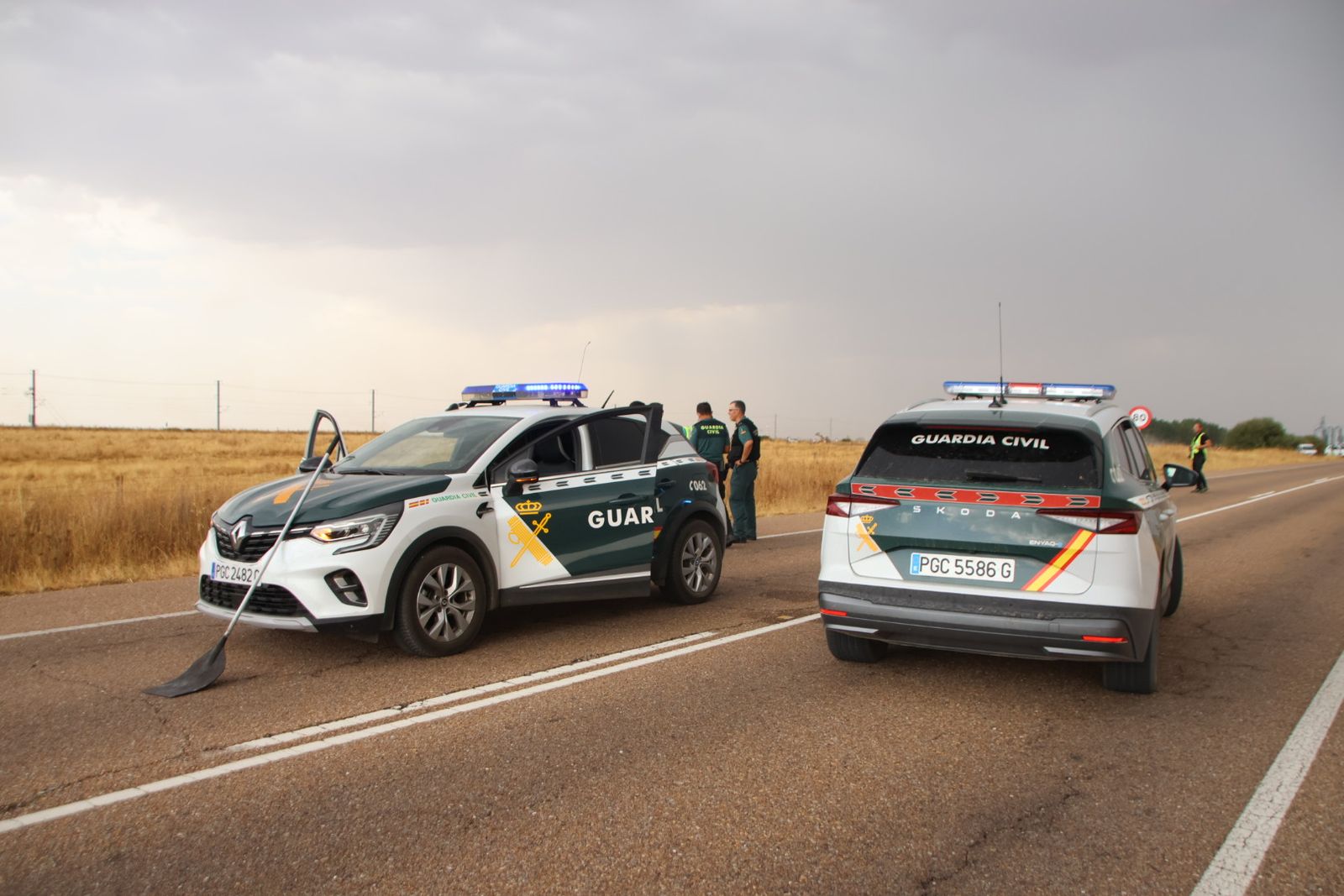 Un incendio de nivel 2 afecta al entorno rural de Martín de Yeltes