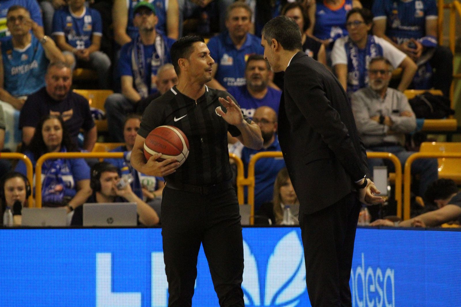 perfumerias-avenida-valencia-basket-36