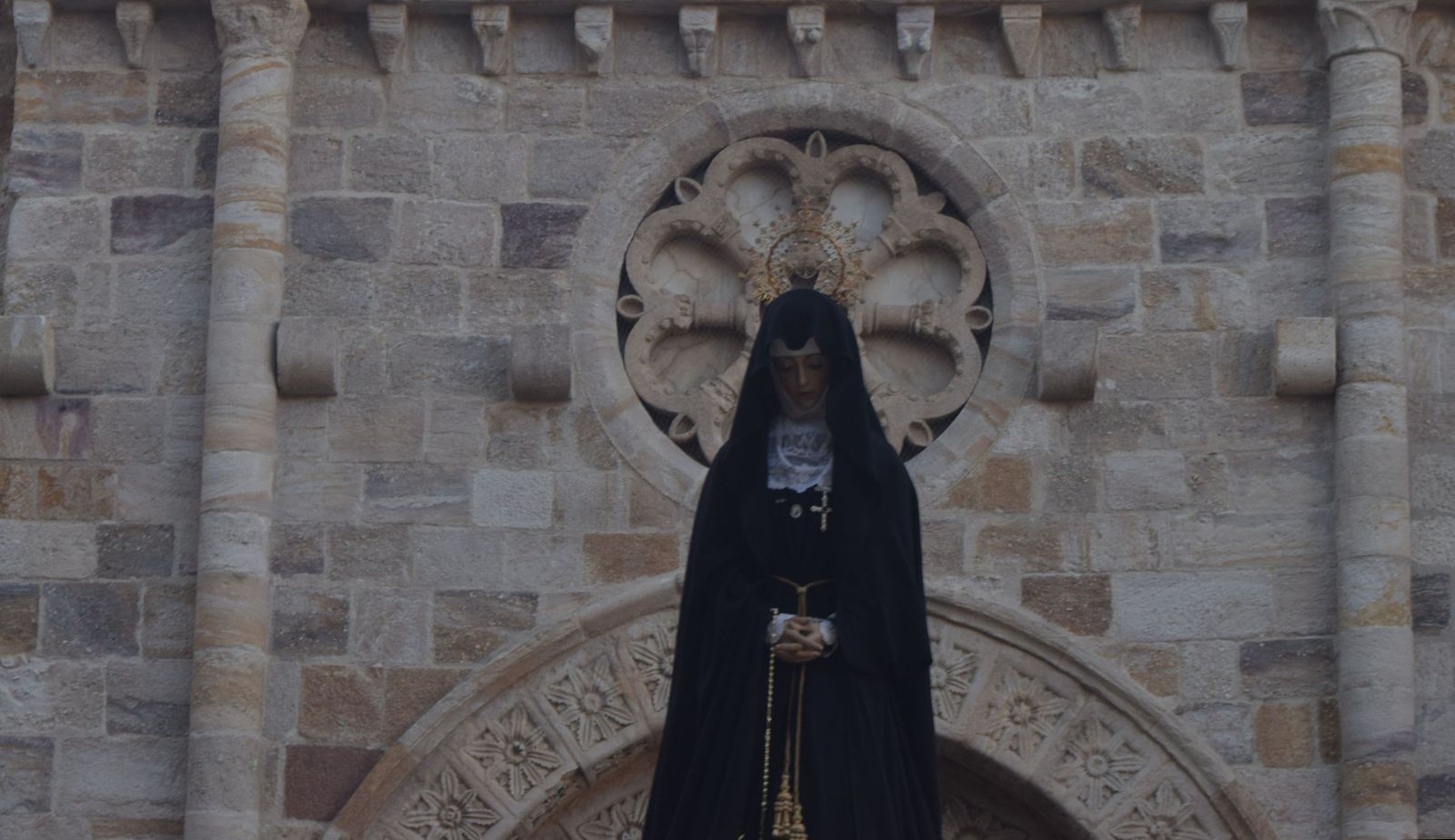 procesion-de-la-virgen-de-la-soledad-17