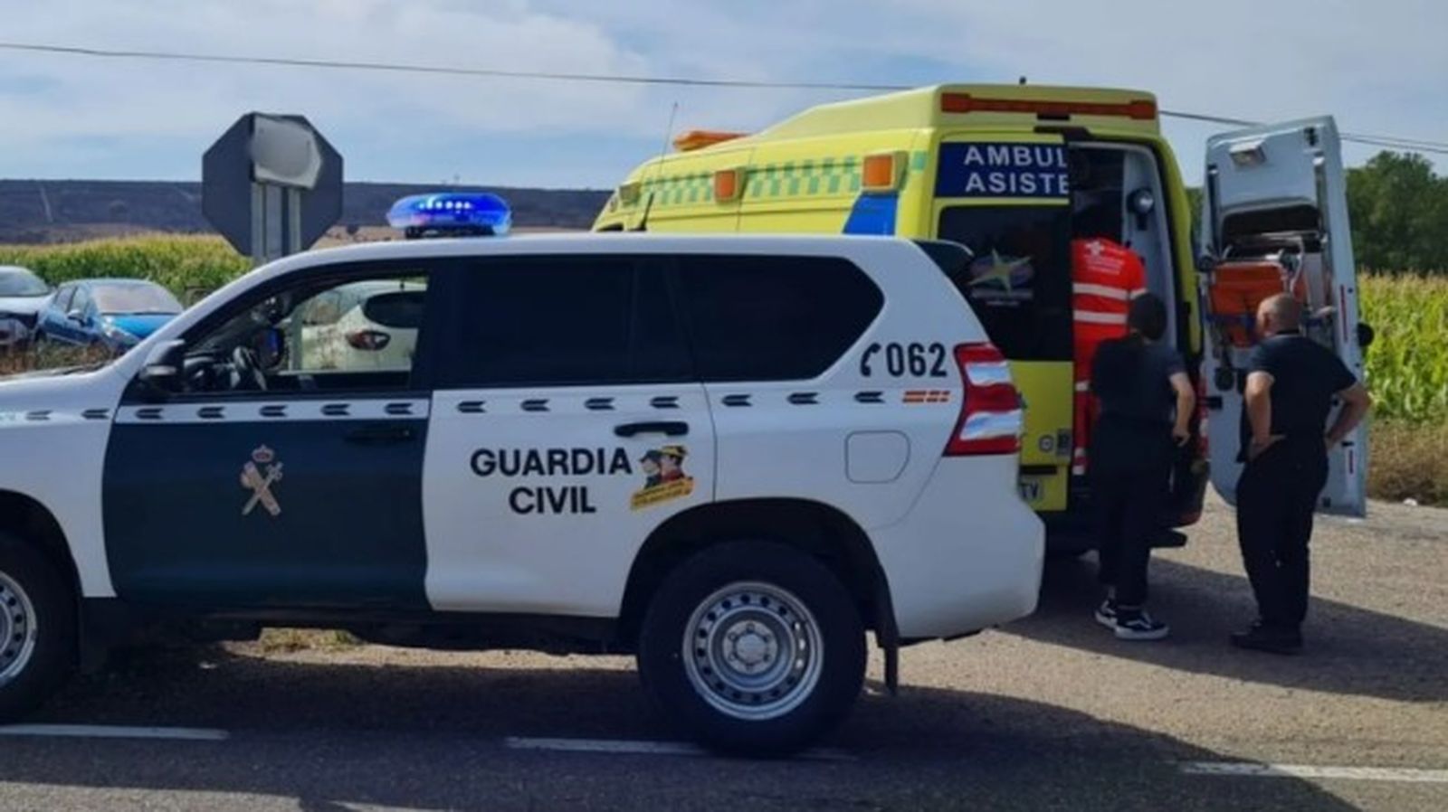 Guardia Civil y una ambulancia en Zamora. No se corresponde con el suceso del que habla la noticia
