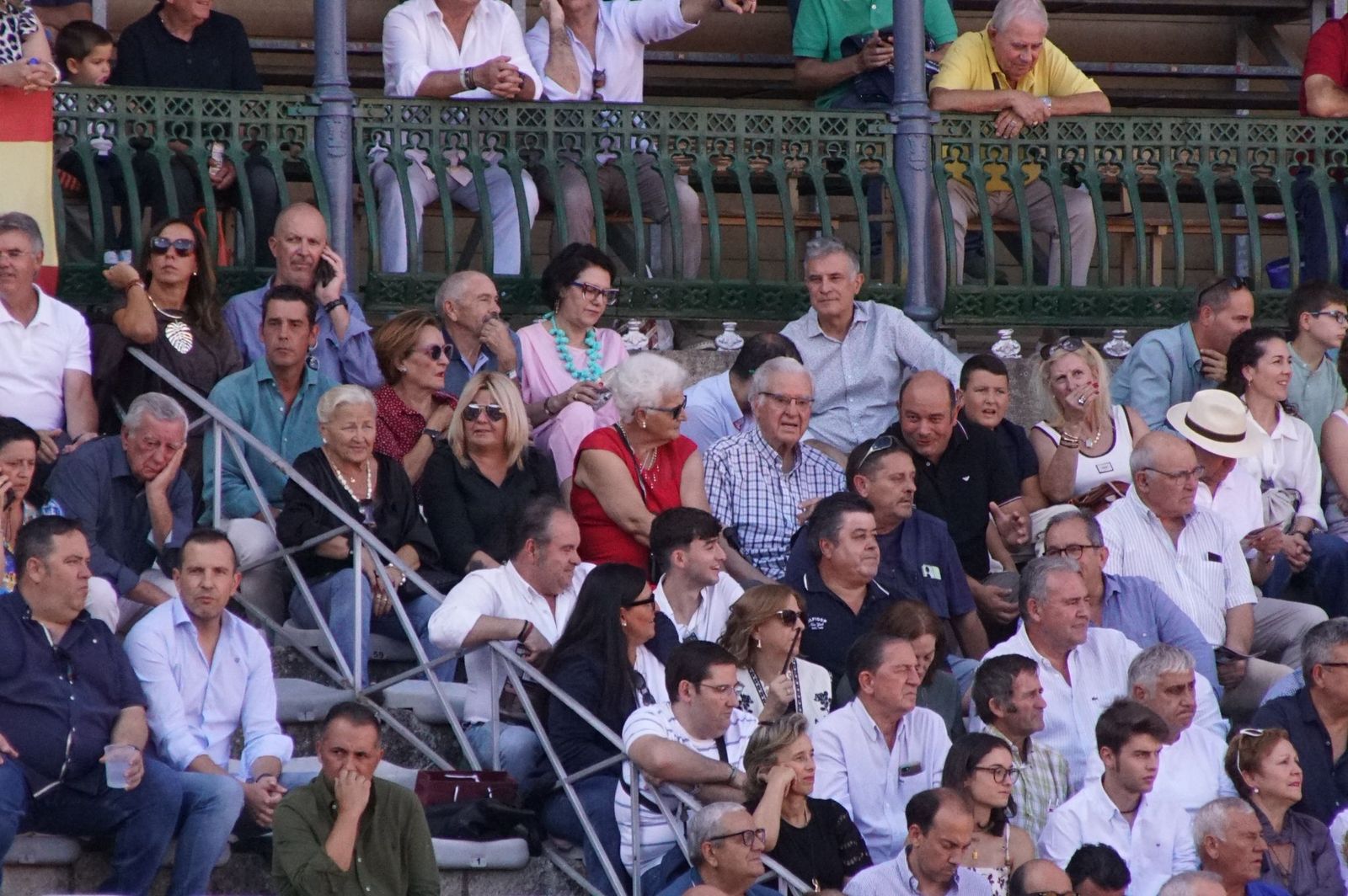 Así han vivido los salmantinos el primer festejo de la feria taurina 2025: imágenes del ambiente en los tendidos y en el patio de cuadrillas
