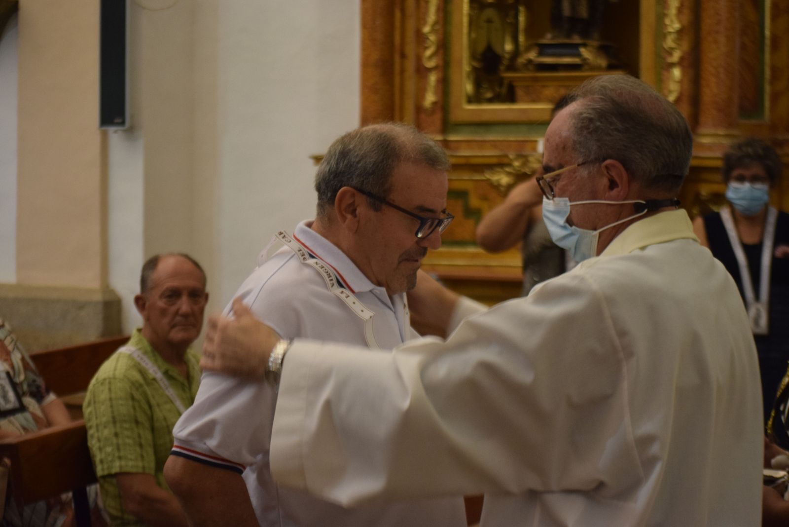 imposicion-de-escapularios-de-la-virgen-del-carmen-30