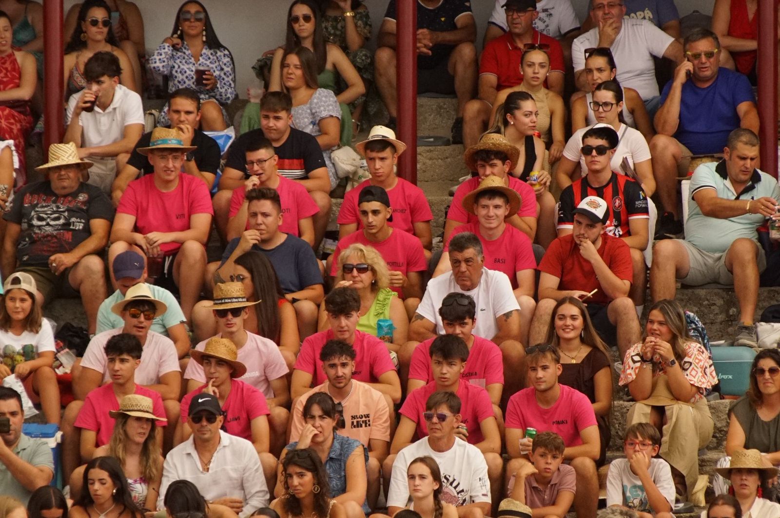 Javier Castaño se despide de Guijuelo y Damián Castaño, su hermano, e Ismael Martín salen a hombros en Guijuelo