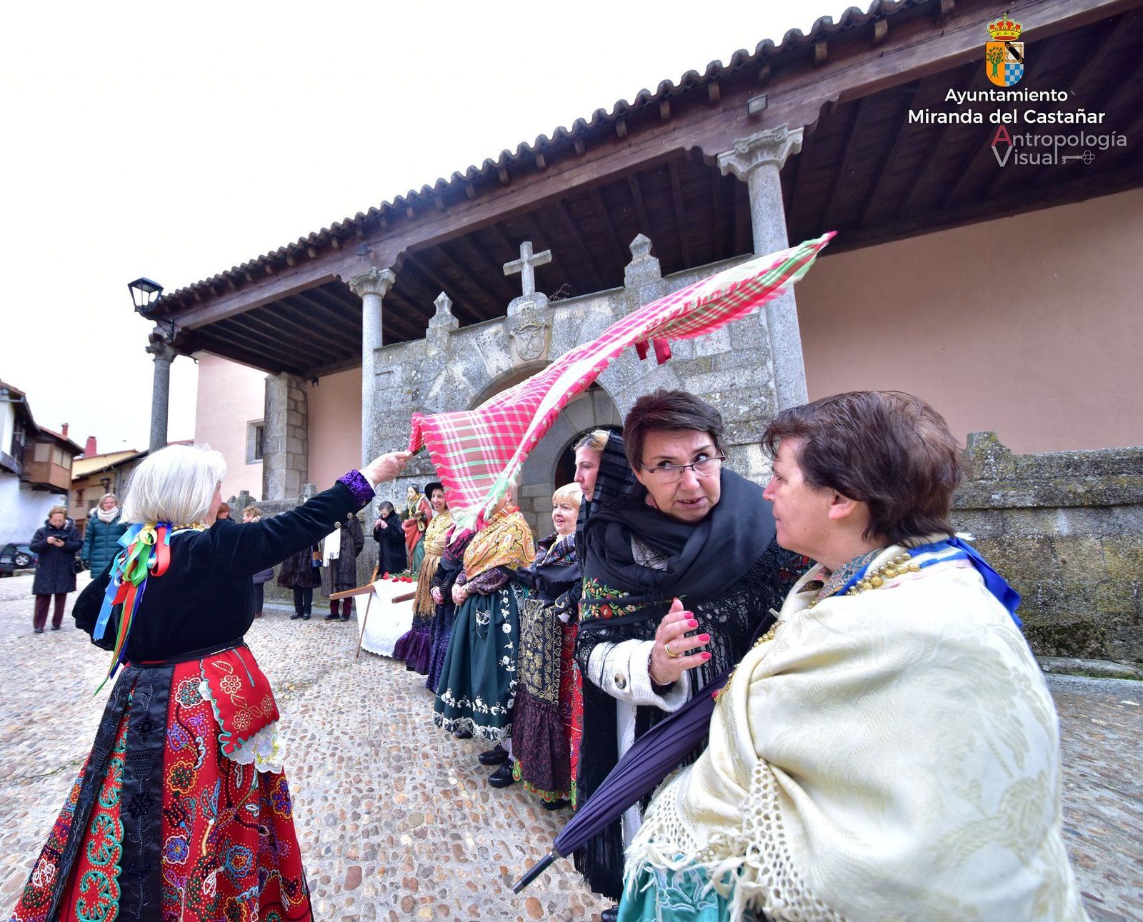 27625344 943894399107376 1513882540524809253 o