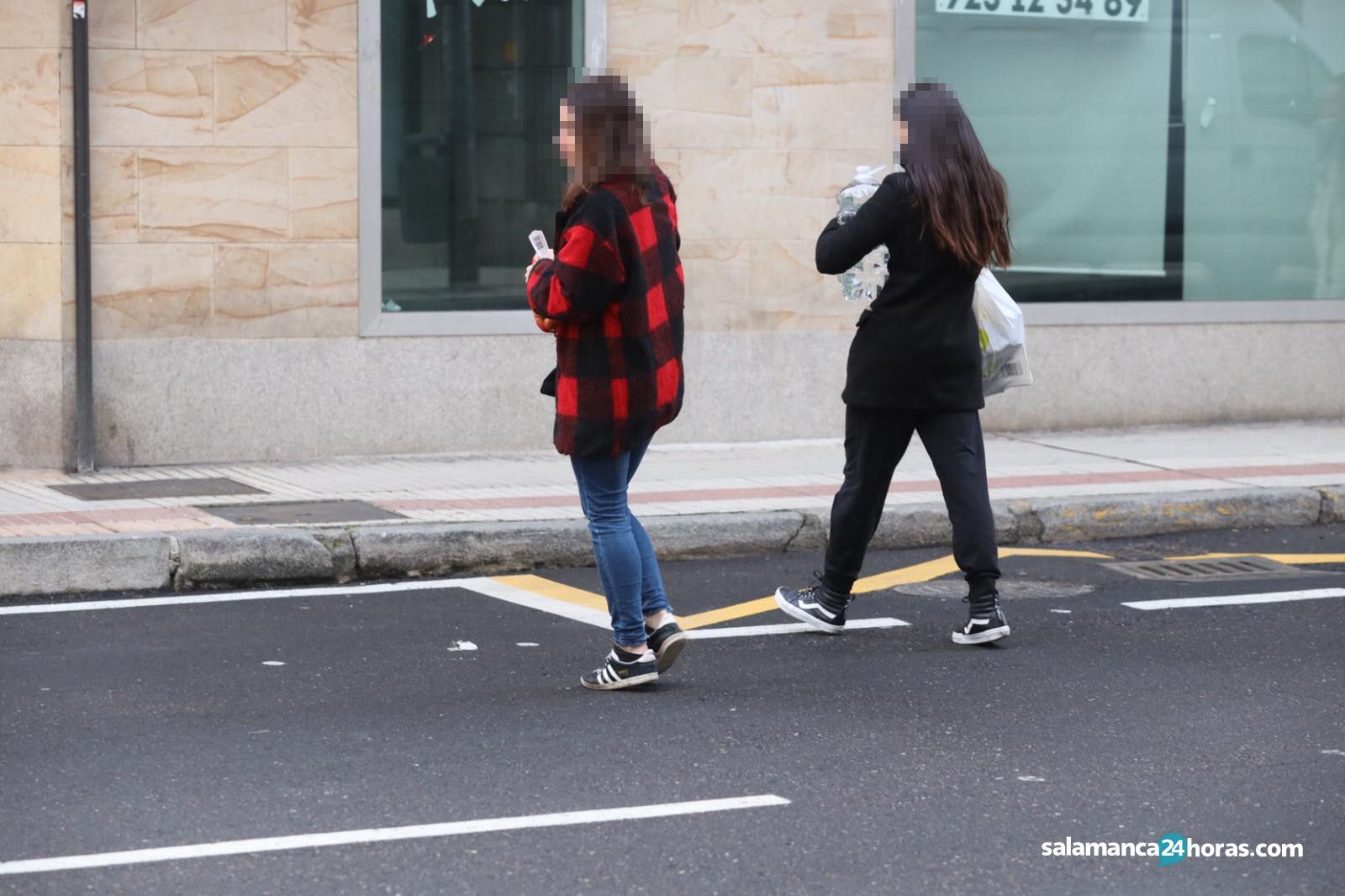 Peatones cruzando mal (2)