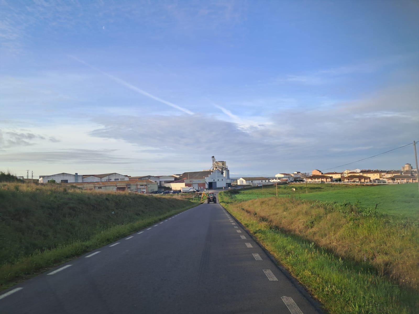 Alba de Tormes mejora las cunetas de caminos rurales con apoyo de la Diputación de Salamanca. Foto Ayto. Alba de Tormes