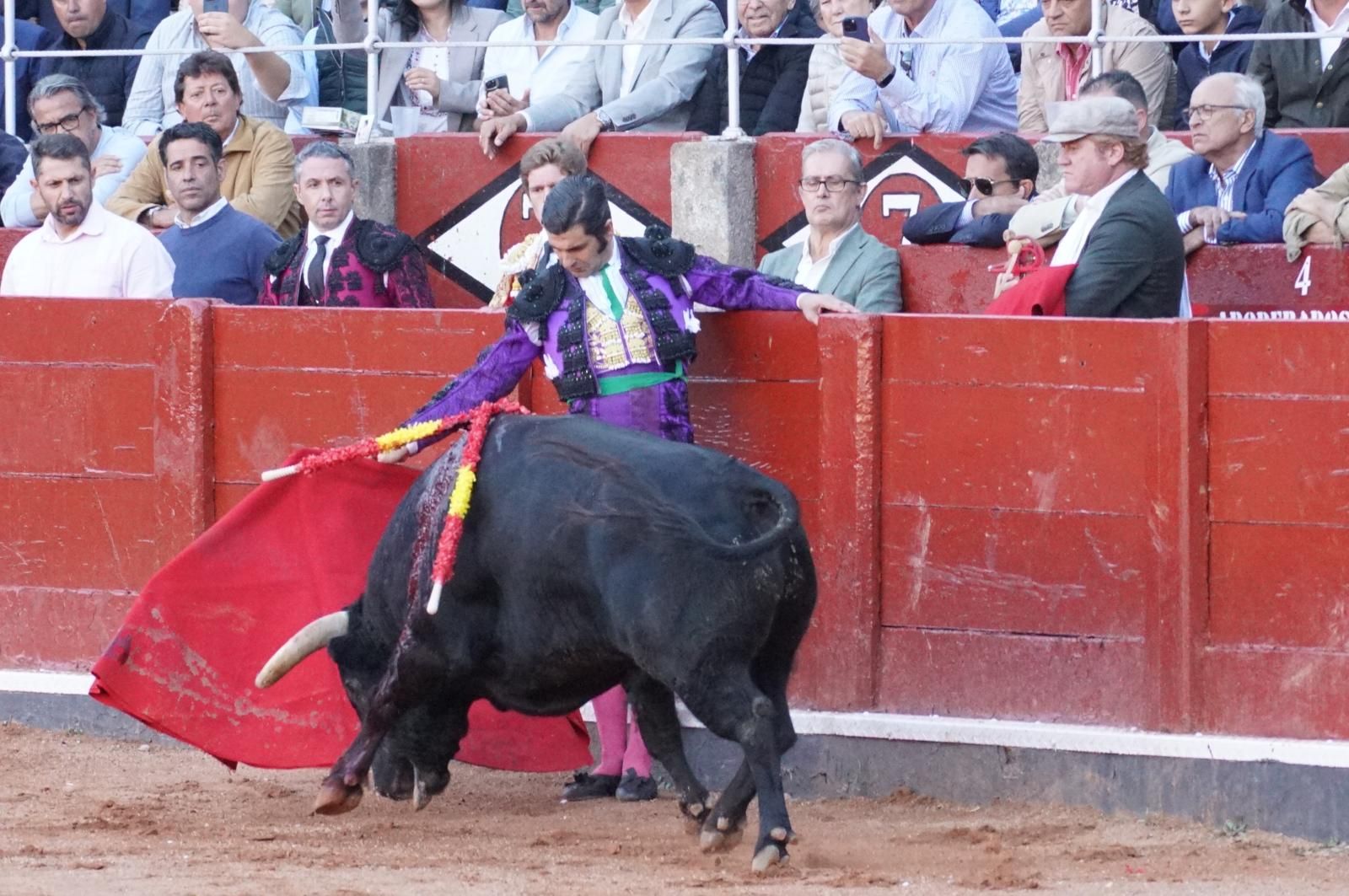 La corrida concurso para despedir la feria con Morante, Talavante y Borja Jiménez: imágenes de los mejores momentos en La Glorieta