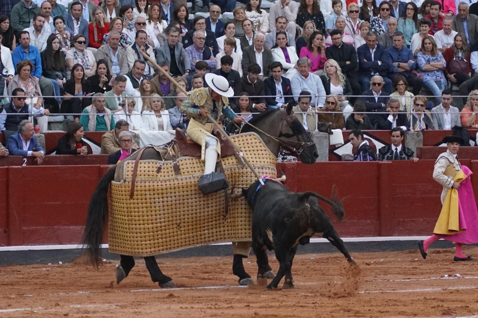 corrida-concurso-momentos-mas-destacados-del-ultimo-festejo-de-abono-de-la-feria-taurina-virgen-de-la-vega-2024-fotos-carlos-h-g-y-juanes-12