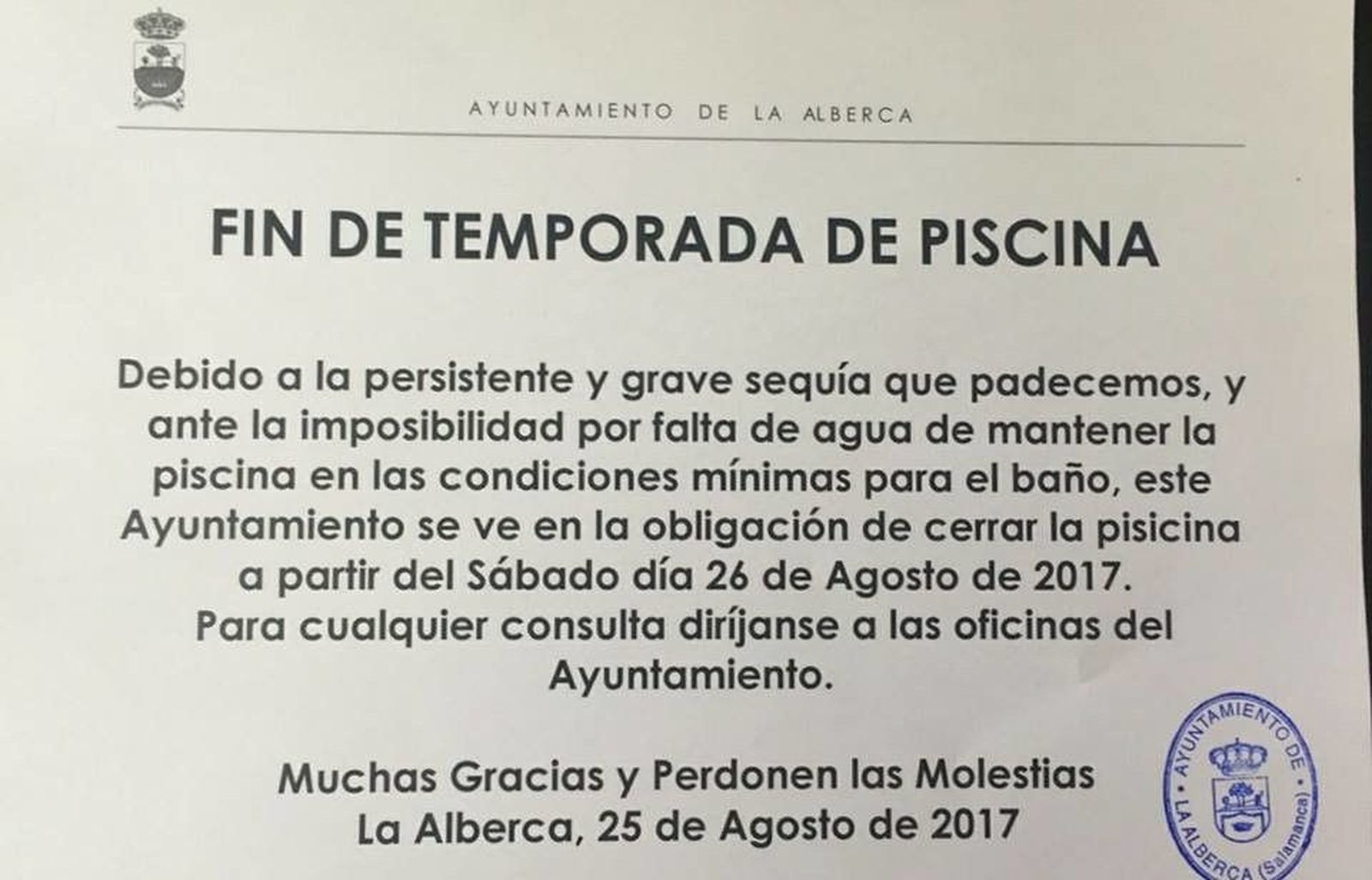 El Ayuntamiento de La Alberca clausura la piscina a causa de la sequía