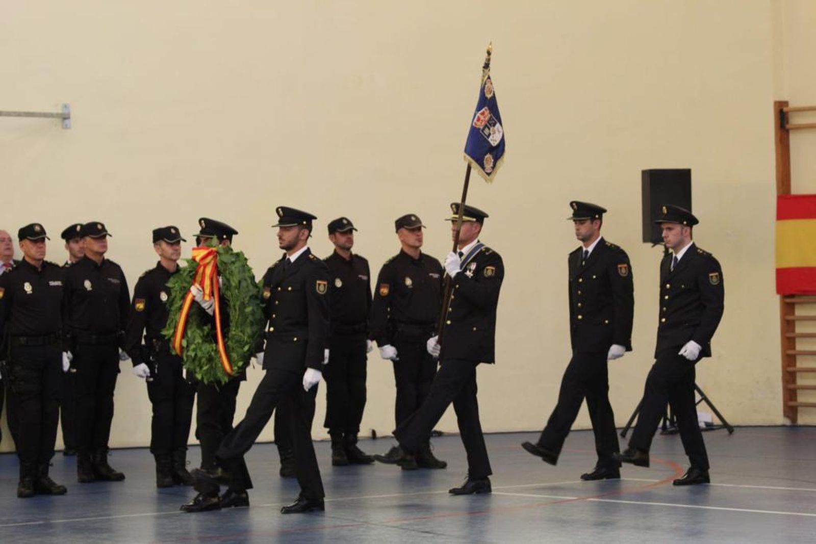 la-policia-nacional-de-salamanca-los-angeles-custodios-4