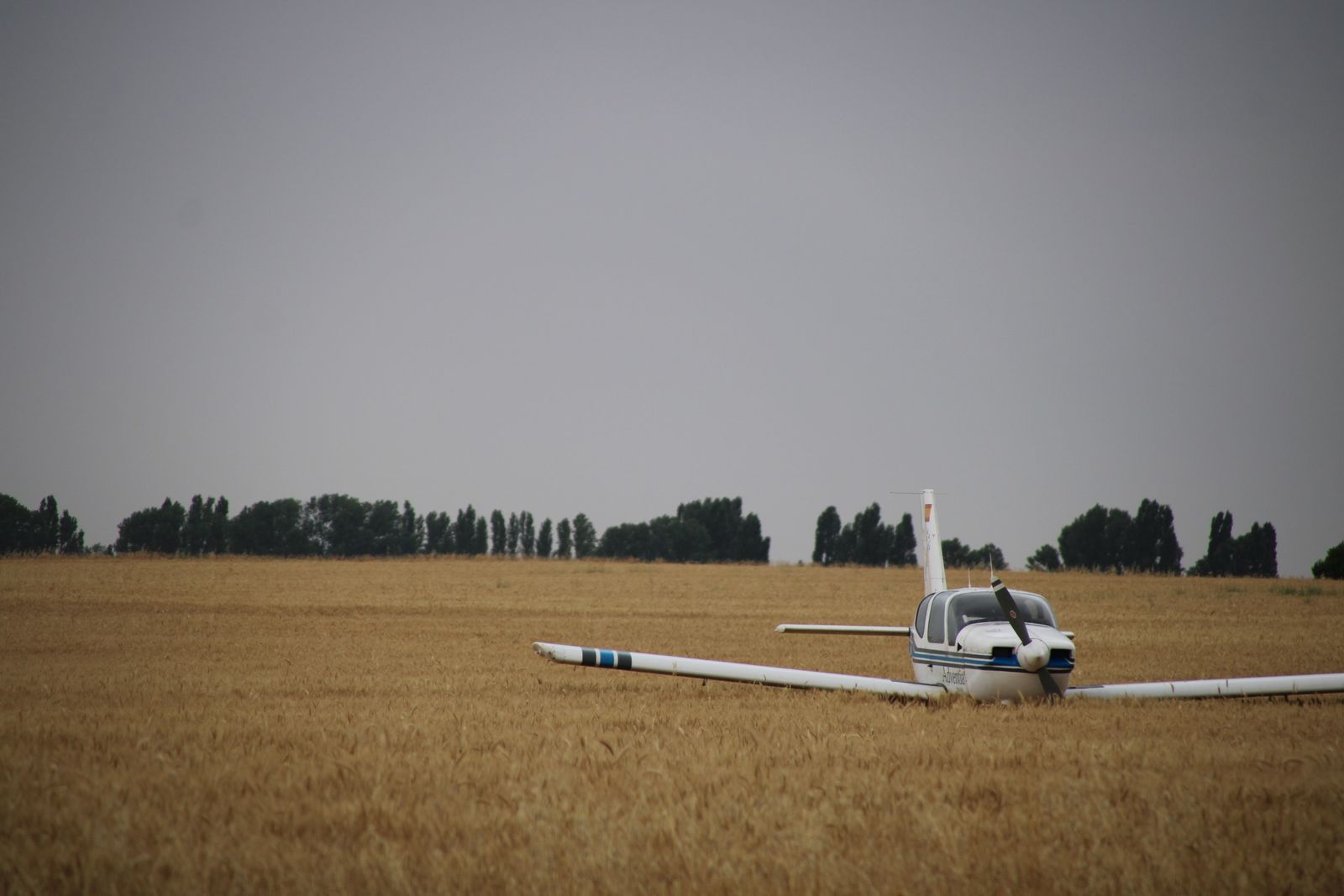 Aterrizaje forzoso de una avioneta de Matacán en Rágama