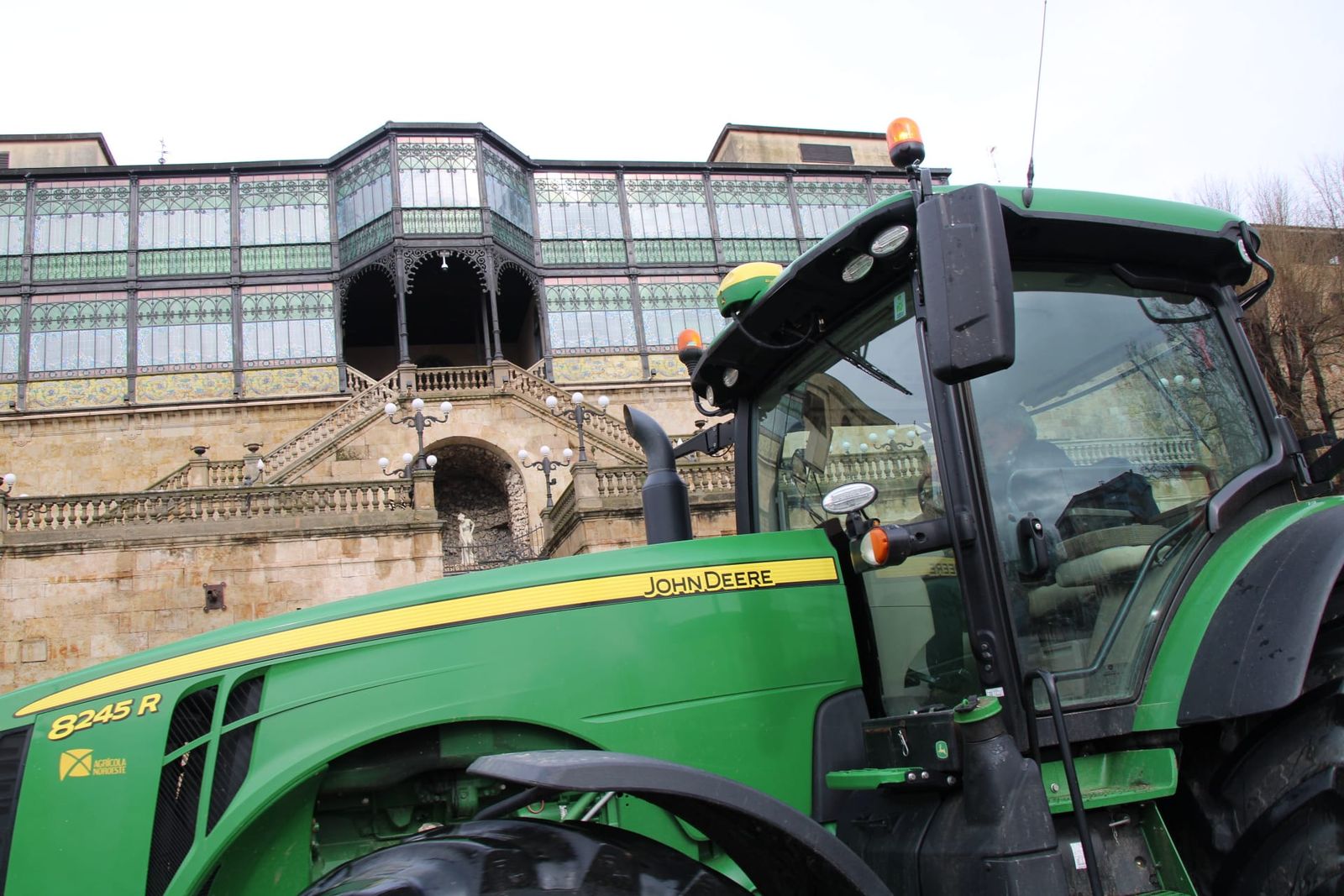 En imágenes la marcha con tractores y vehículos de campo en Salamanca en protesta contra Mercosur