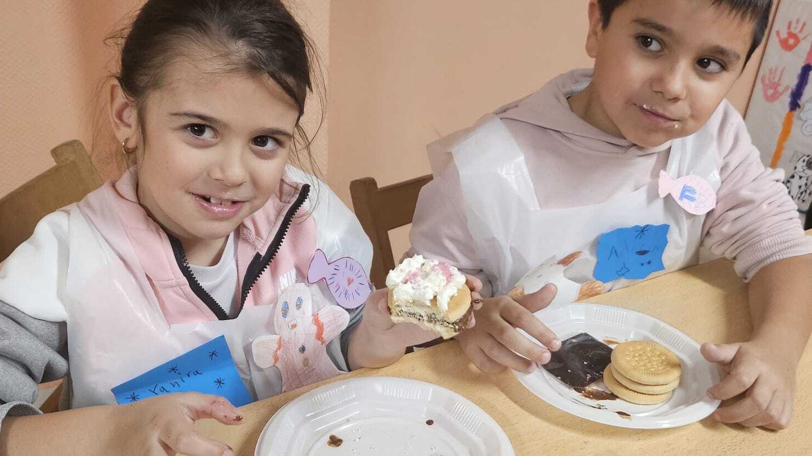Los más pequeños de Teradillos cocina un delicioso postre
